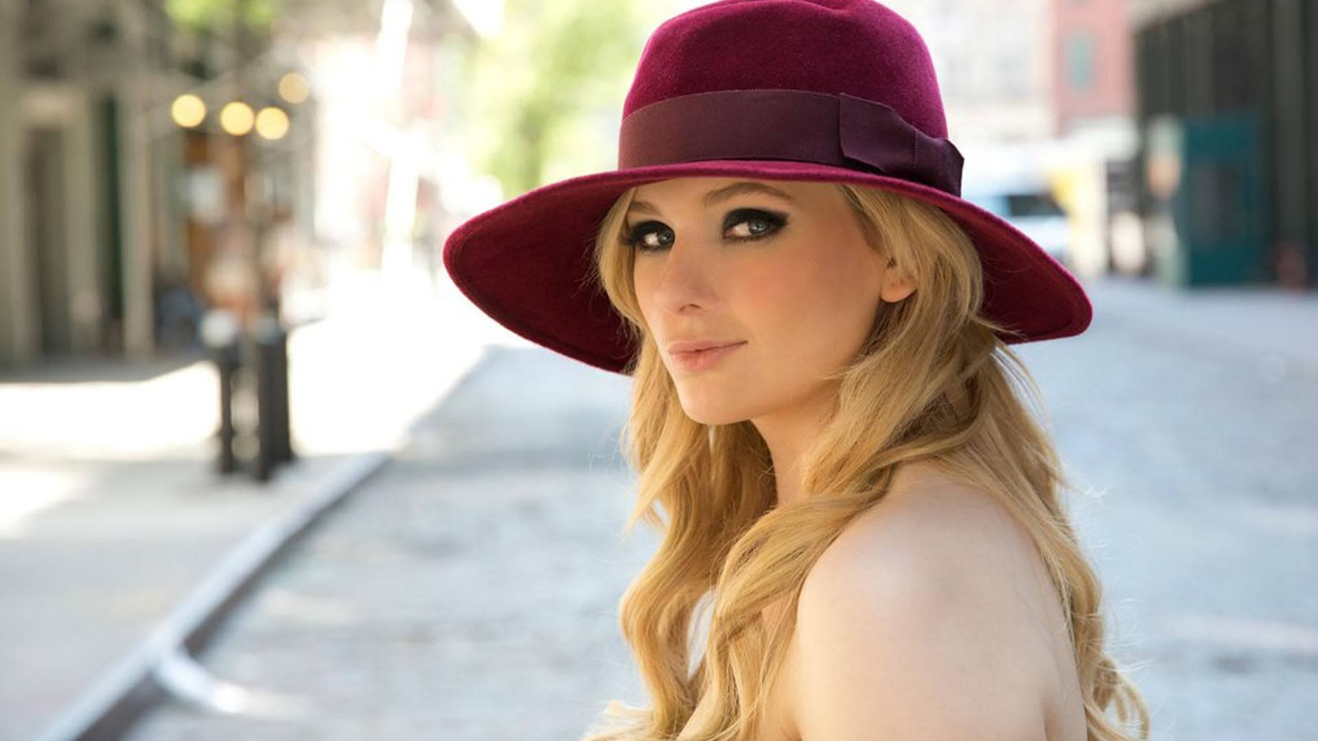 Abigail Breslin 桌布