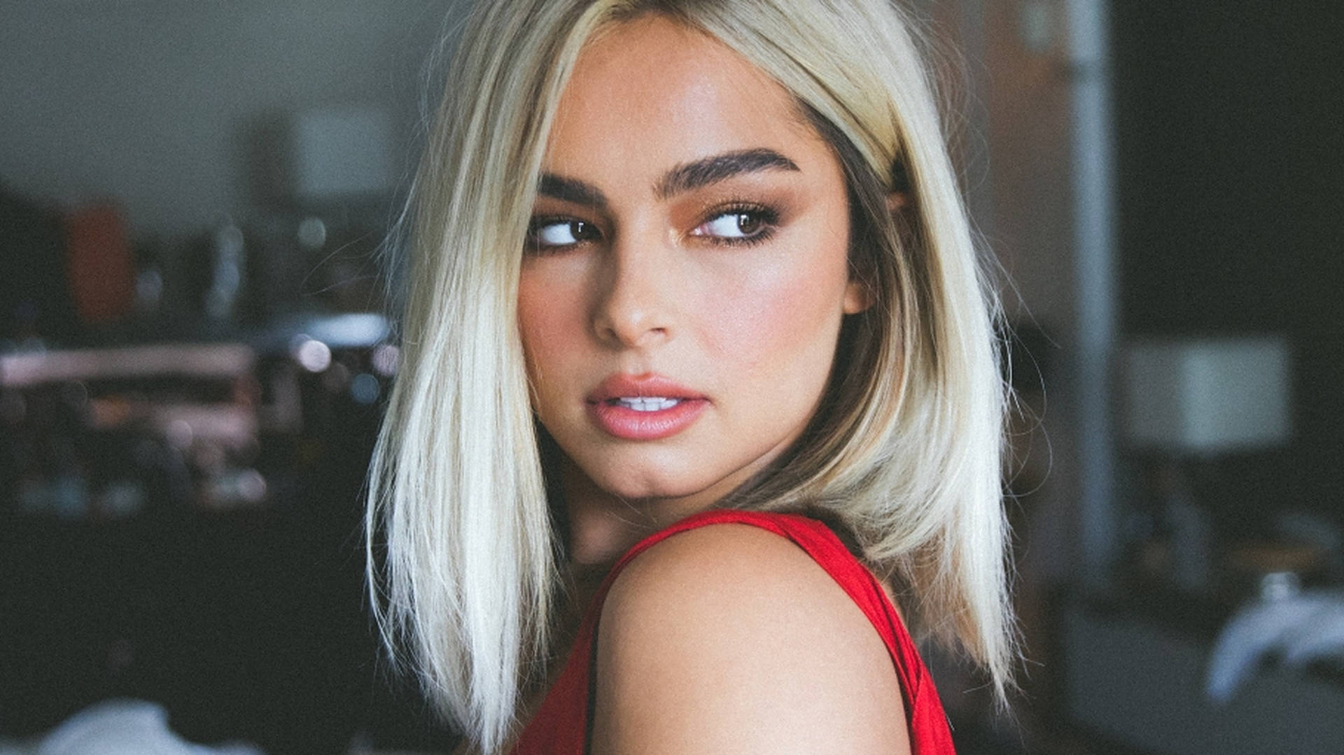 Addison Rae 桌布