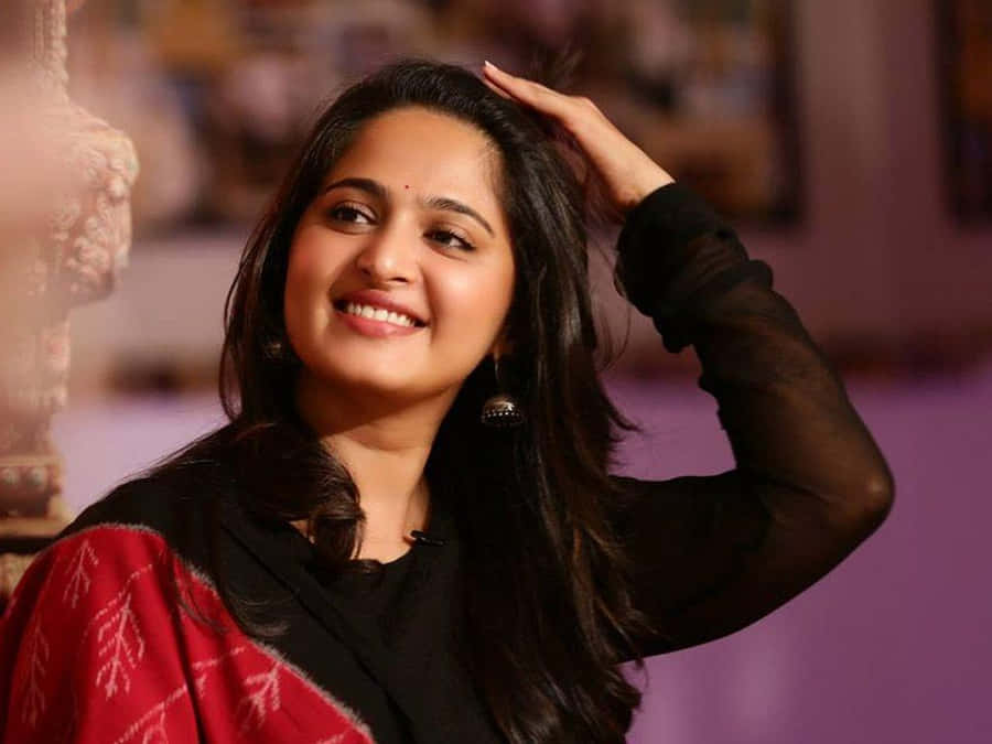 Anushka Shetty Latest HD 桌布