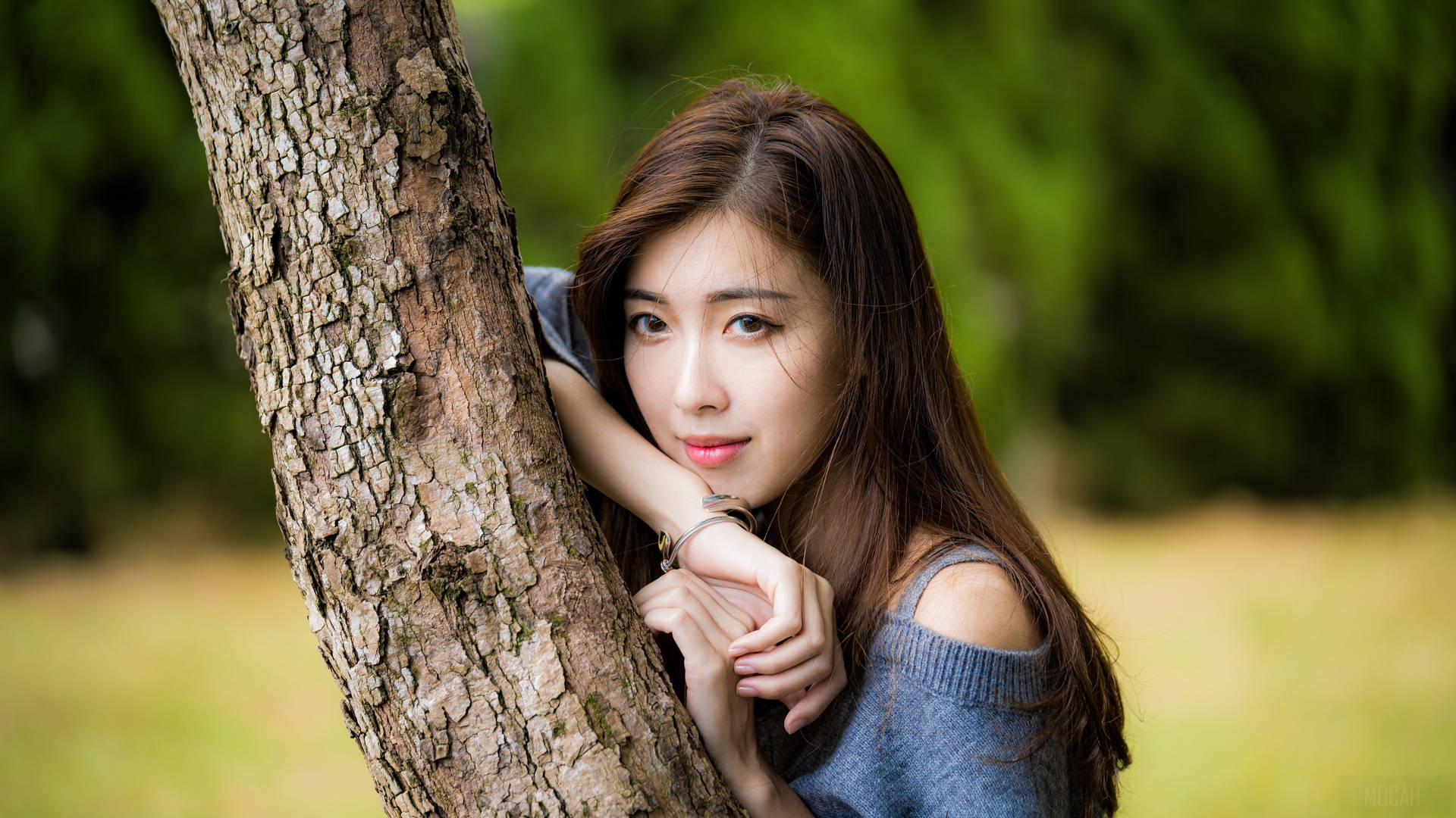 Asian Women 桌布
