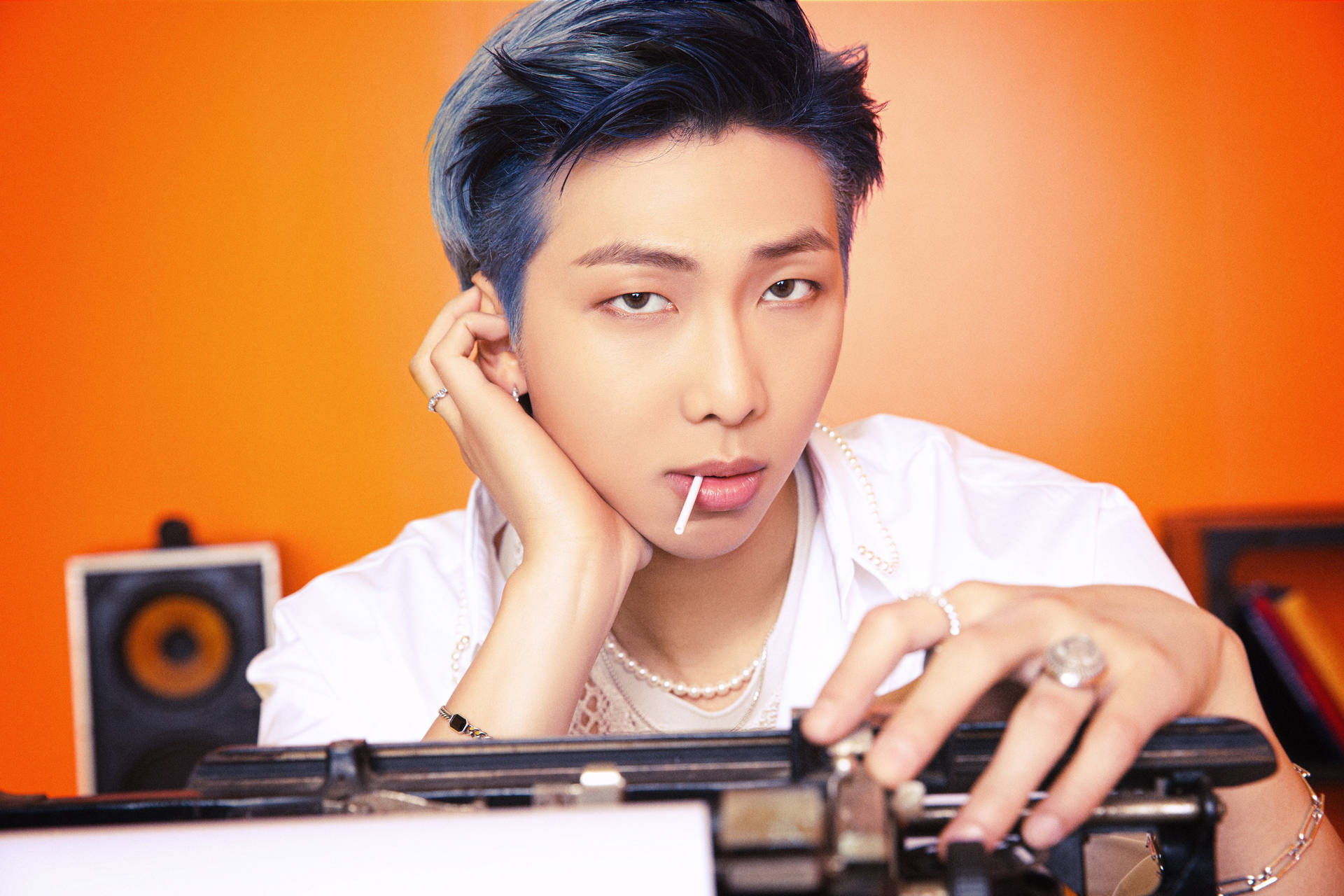Bts Rm Cute 桌布