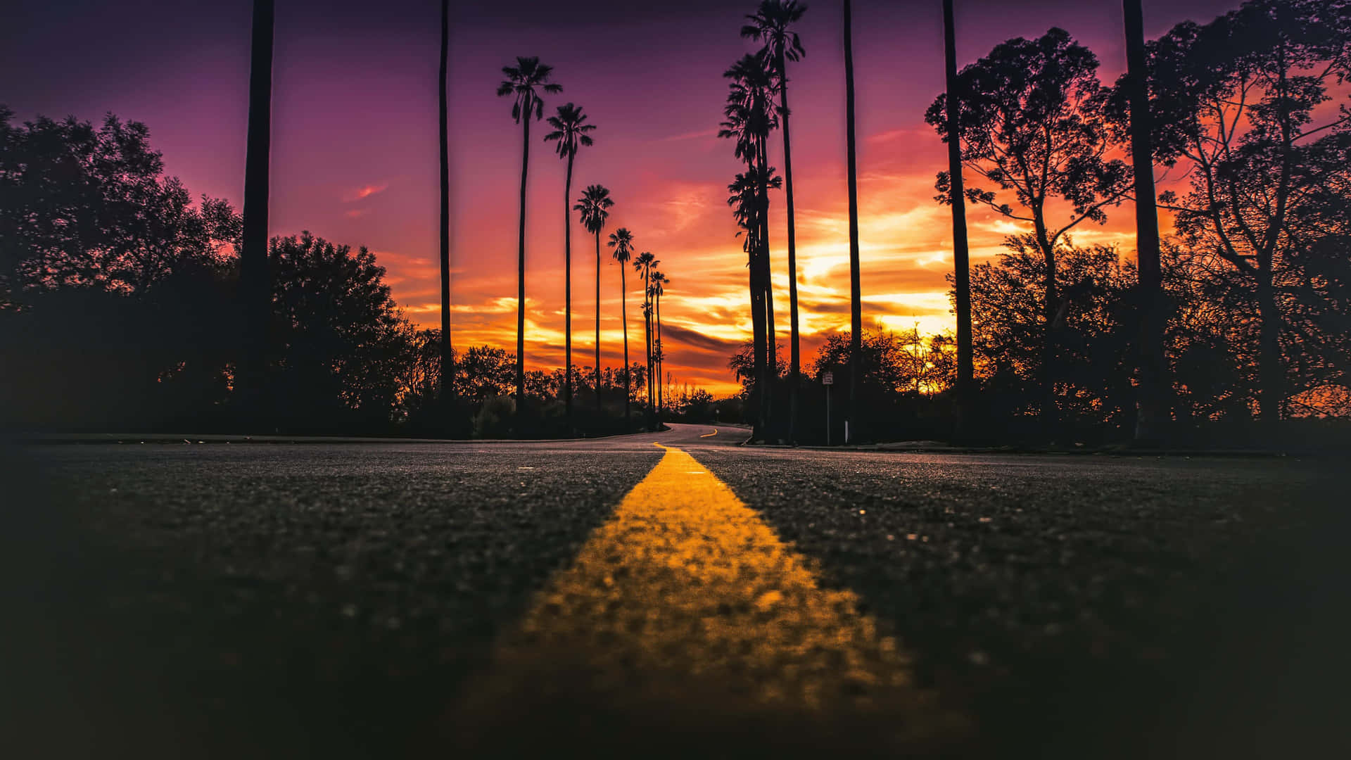 California 4K 桌布