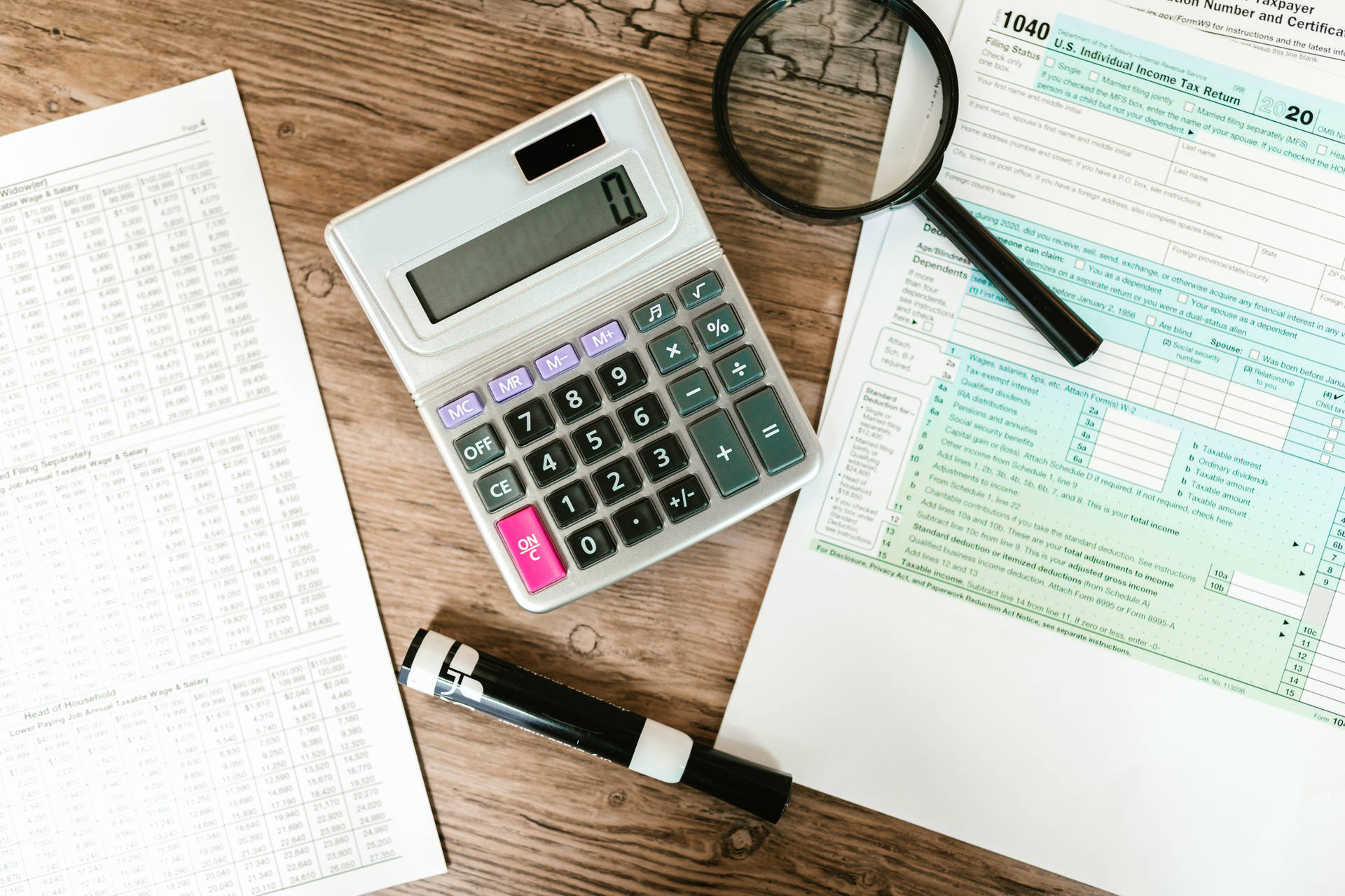 Chartered Accountant 桌布