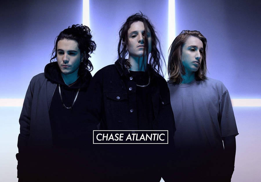 Chase Atlantic 桌布