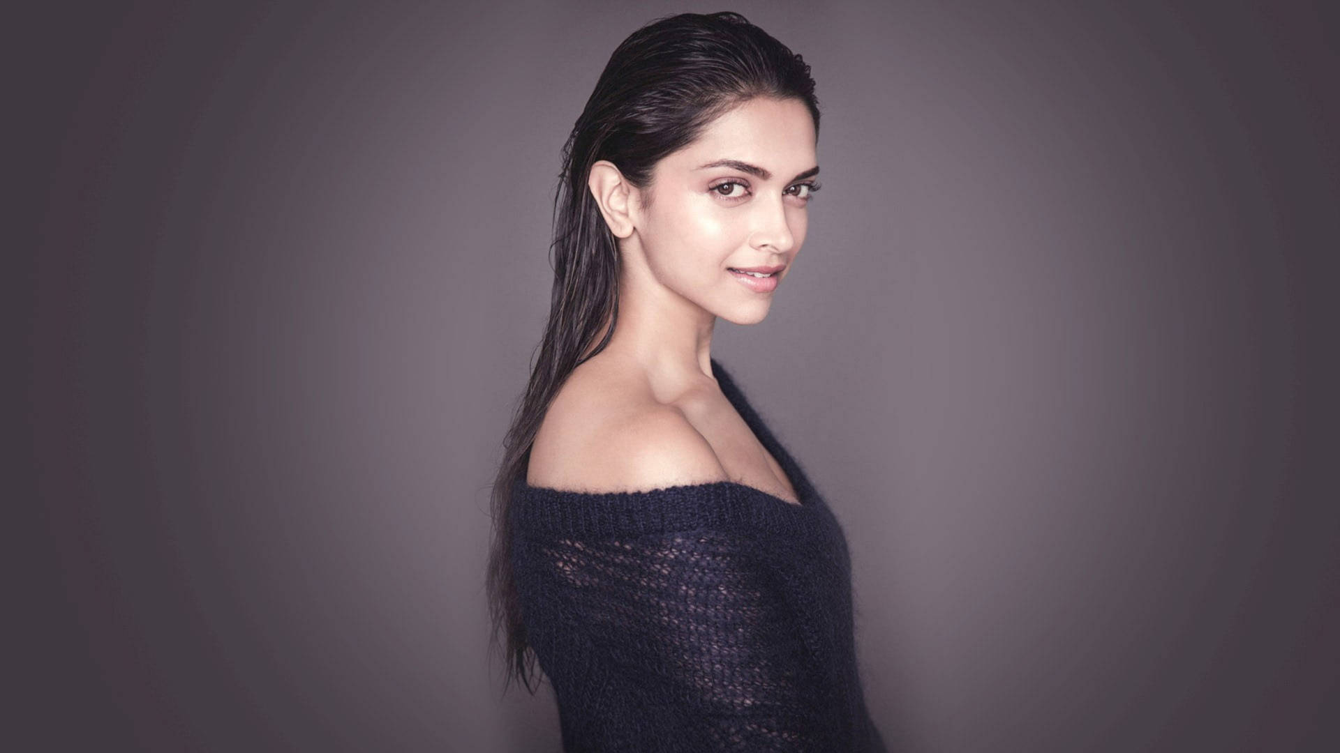 Deepika 桌布