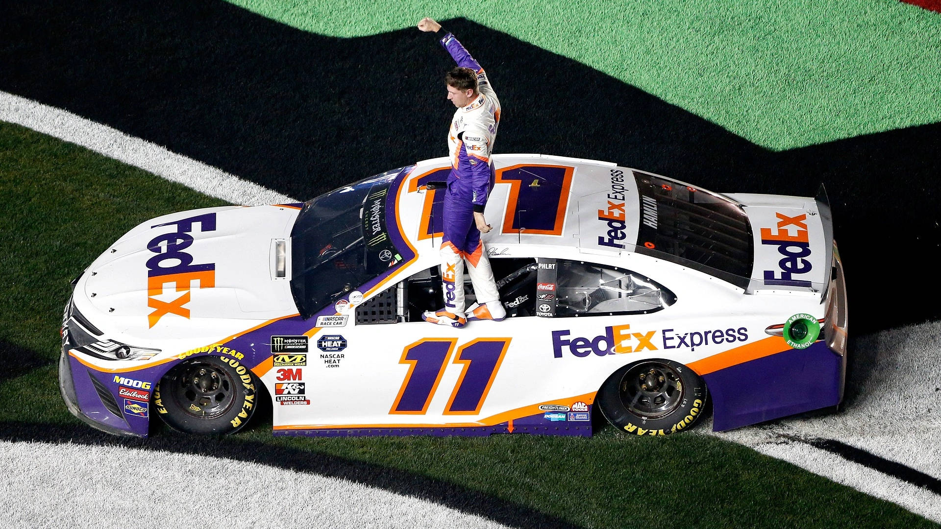Denny Hamlin 桌布
