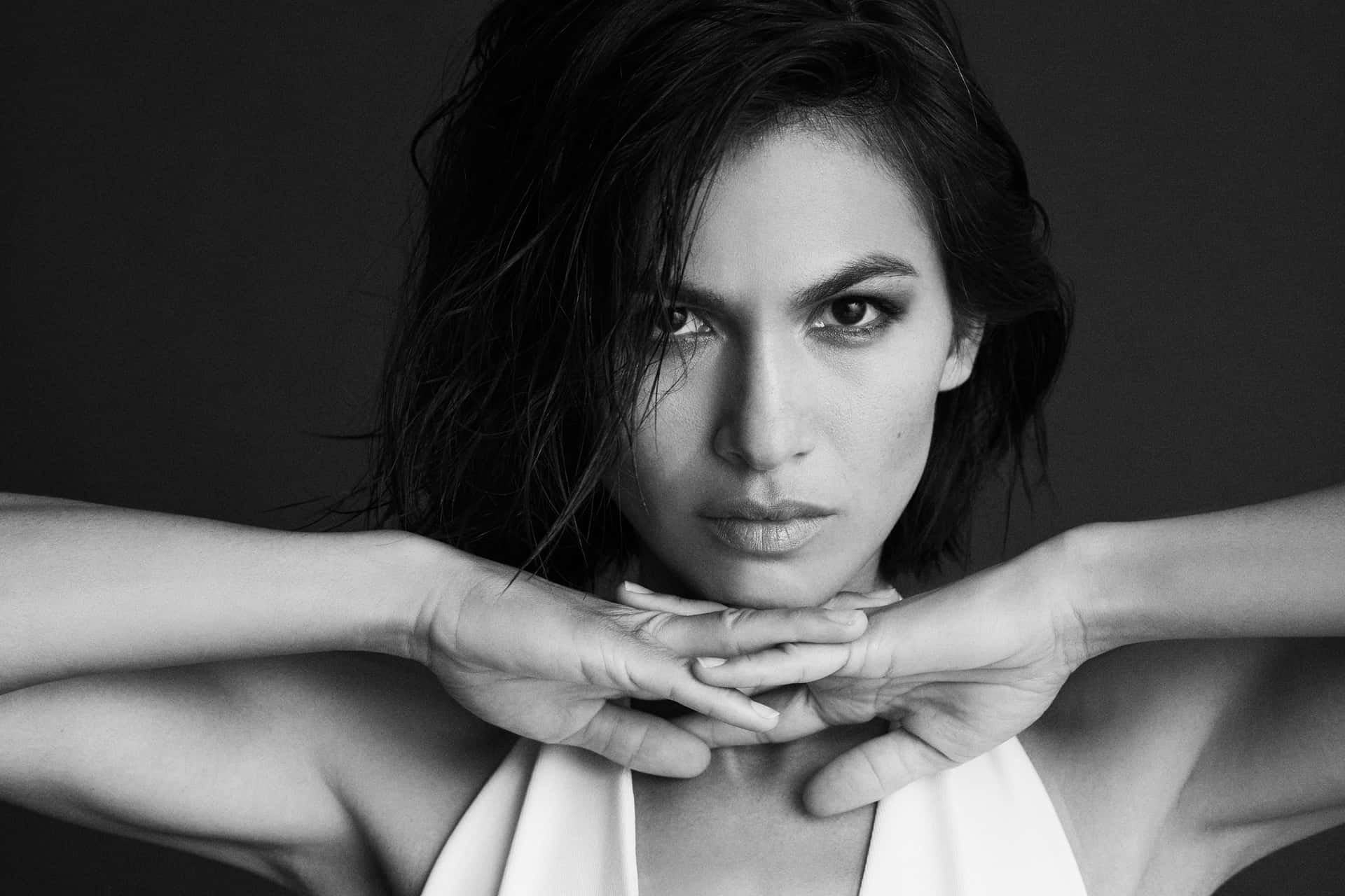 Elodie Yung 桌布