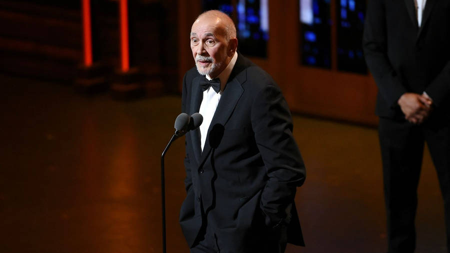 Frank Langella 桌布