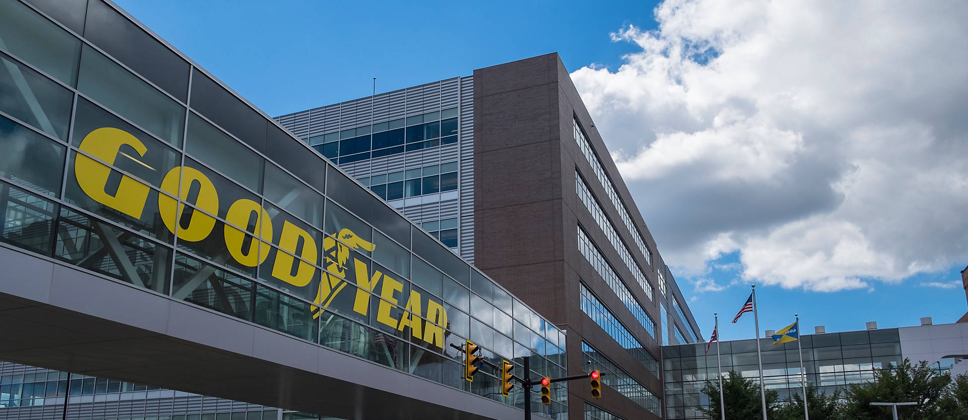Goodyear 桌布
