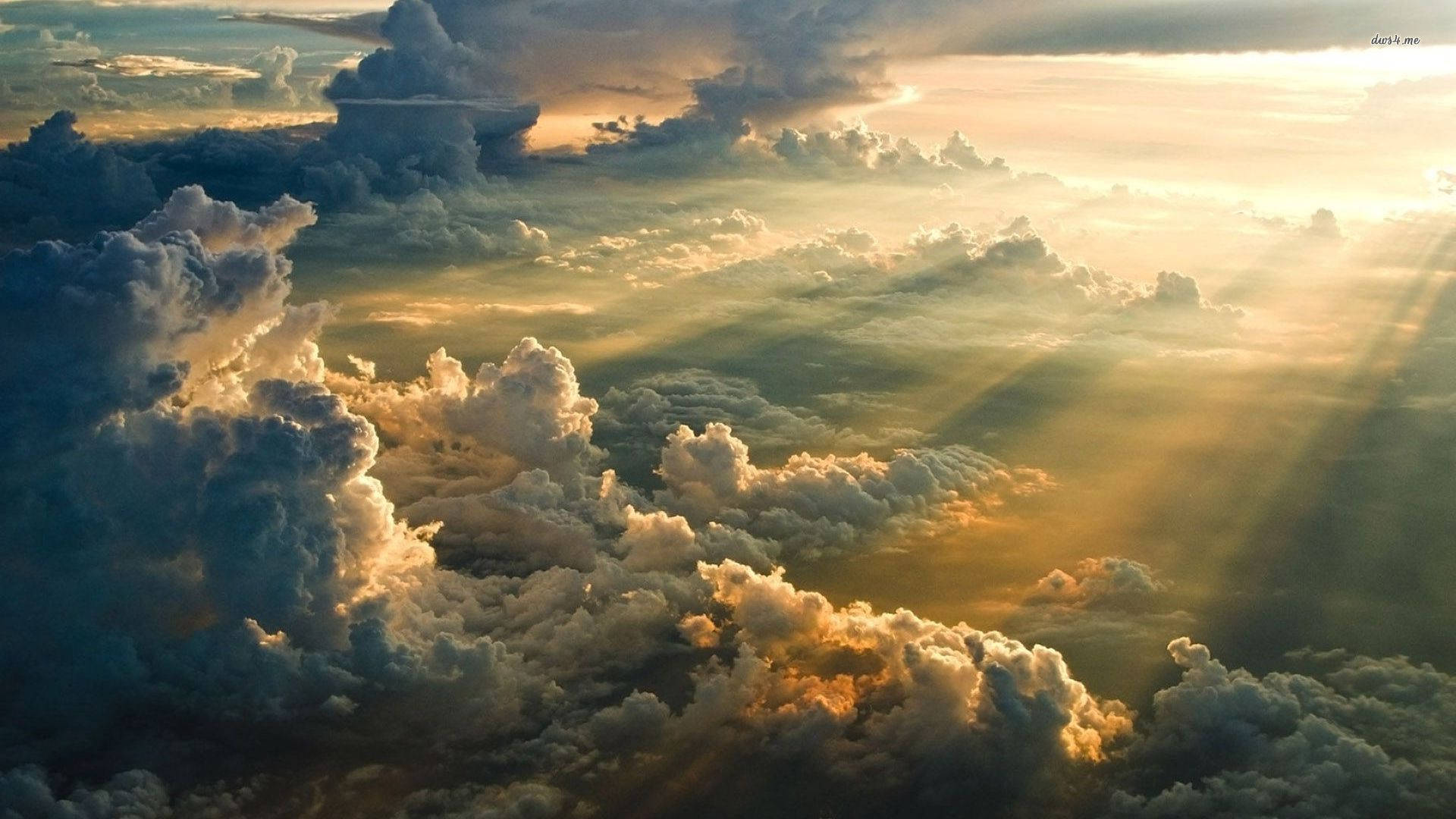 Heavenly Clouds 桌布