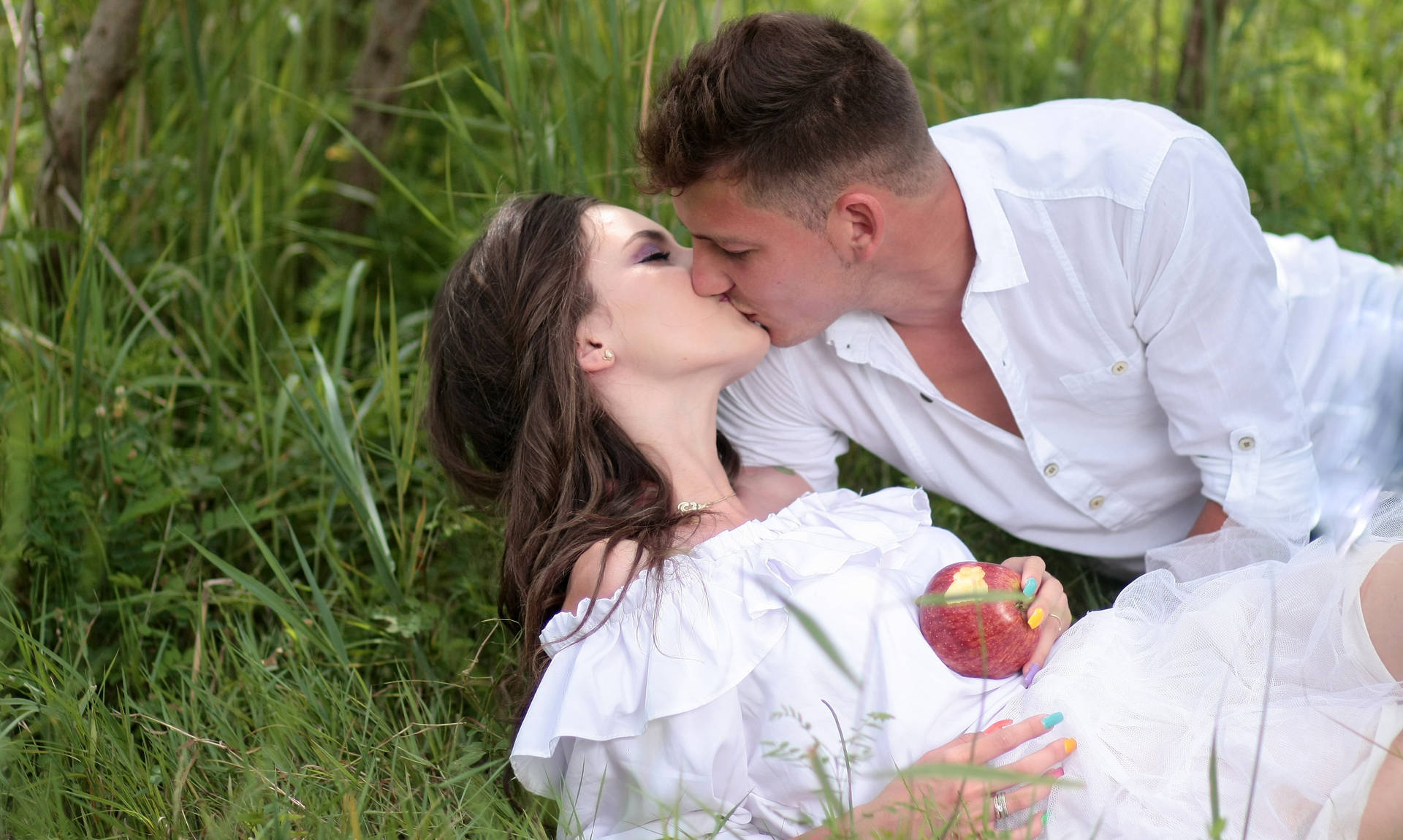 In Love Couples 桌布