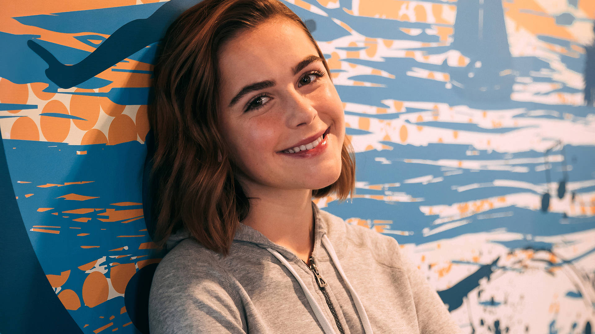 Kiernan shipka 桌布