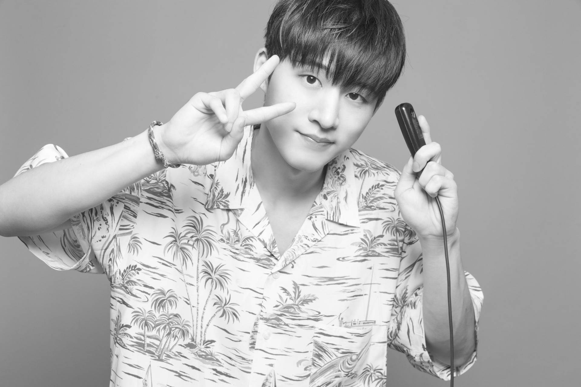 Kim Hanbin 桌布