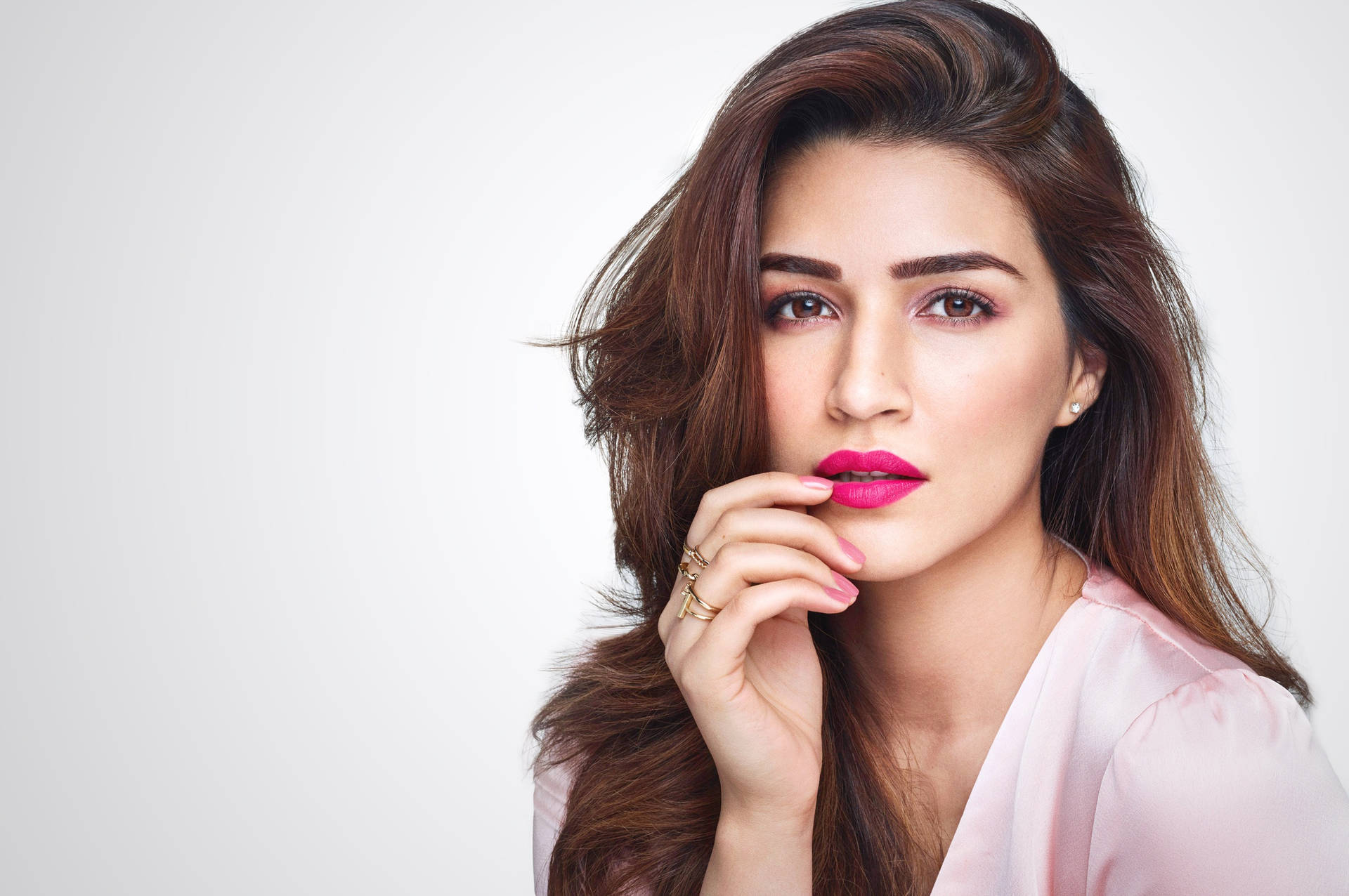 Kriti Sanon 桌布