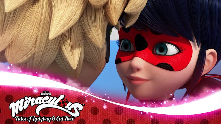 Ladybug And Cat Noir Kiss 桌布