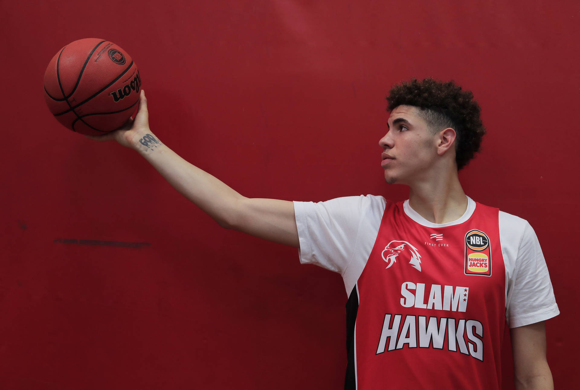 Lamelo Ball 桌布