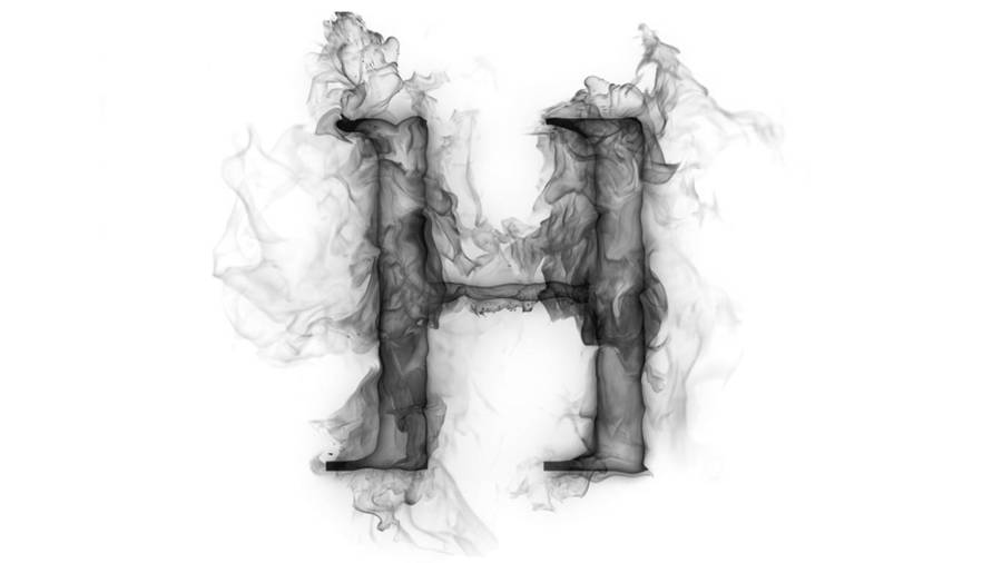 Letter H 桌布