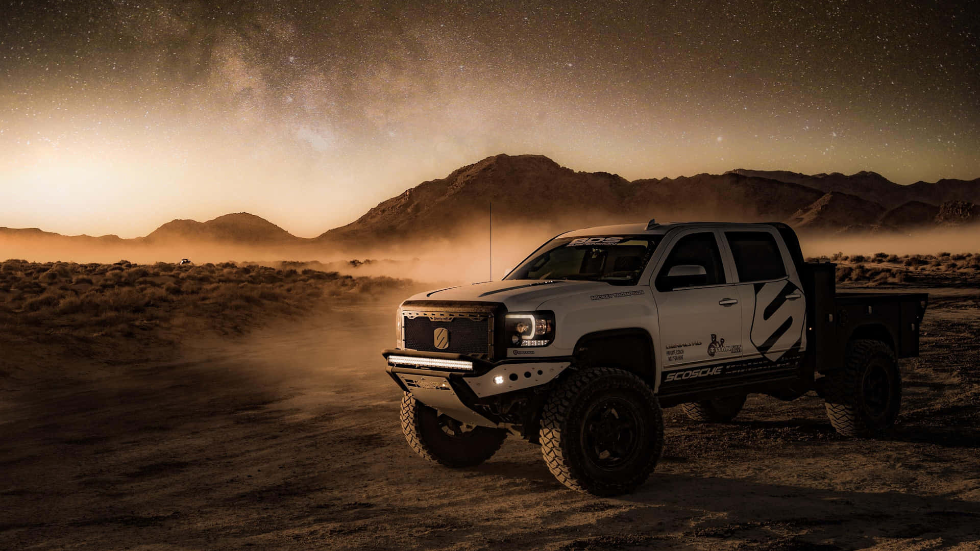 Lifted Truck 桌布