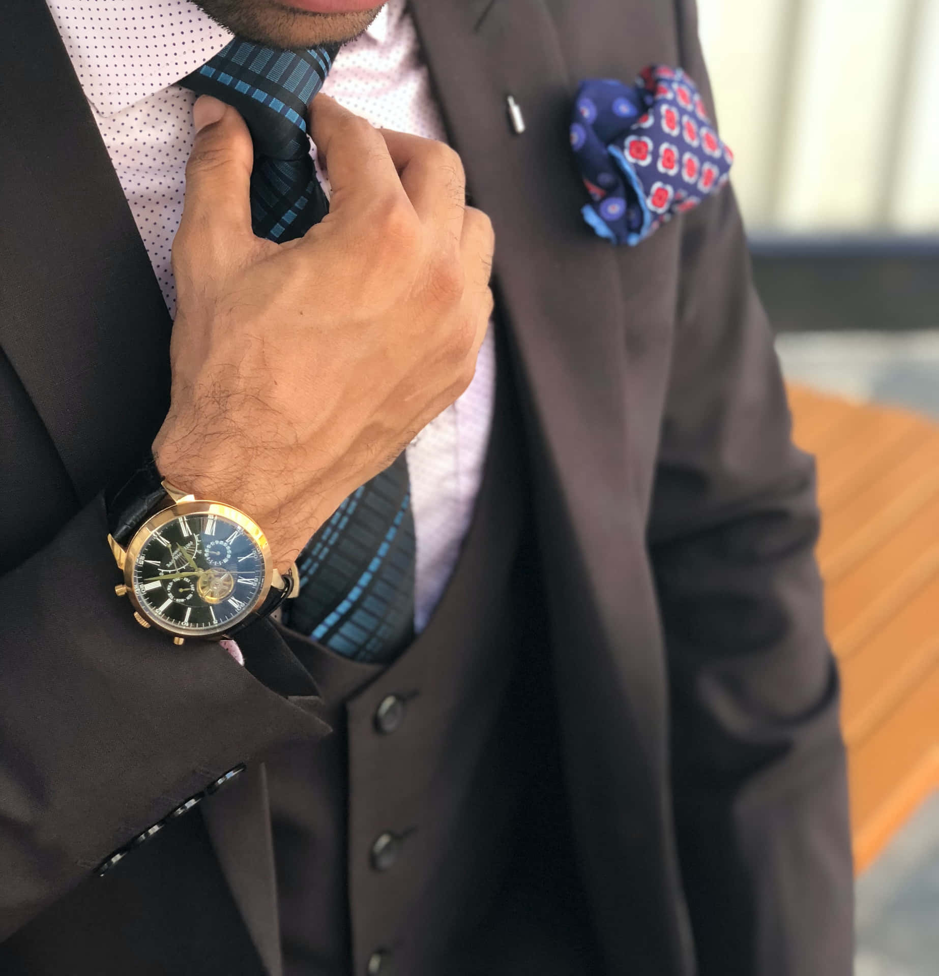 Man In Suit 桌布
