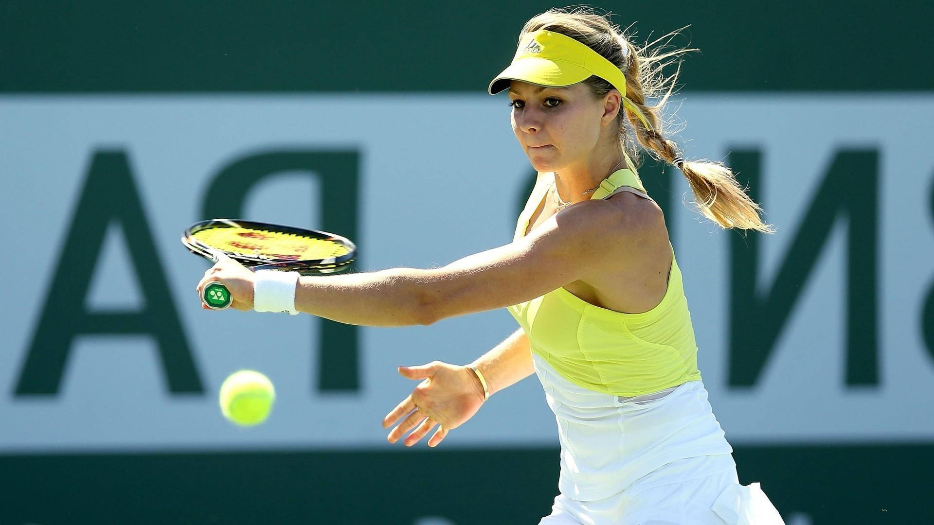 Maria Kirilenko 桌布