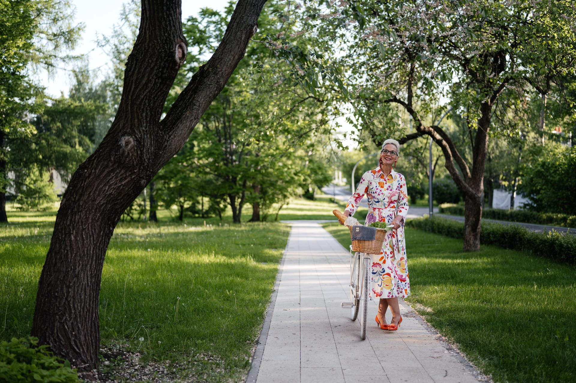 Mature Woman 桌布