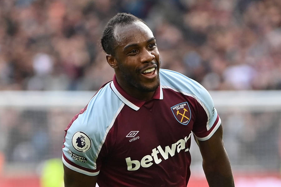 Michail Antonio 桌布