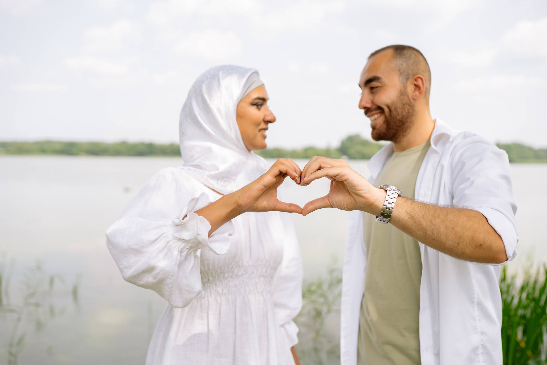Muslim Couple 桌布