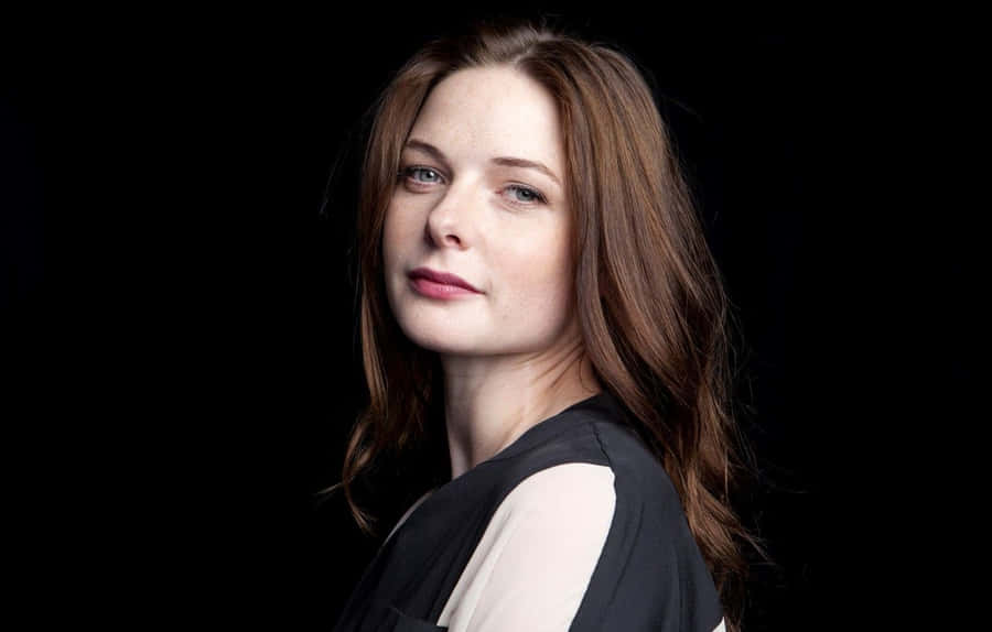Rebecca Ferguson 桌布