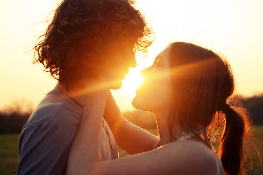 Couples At Sunset/Romantic Couples Wallpapers
