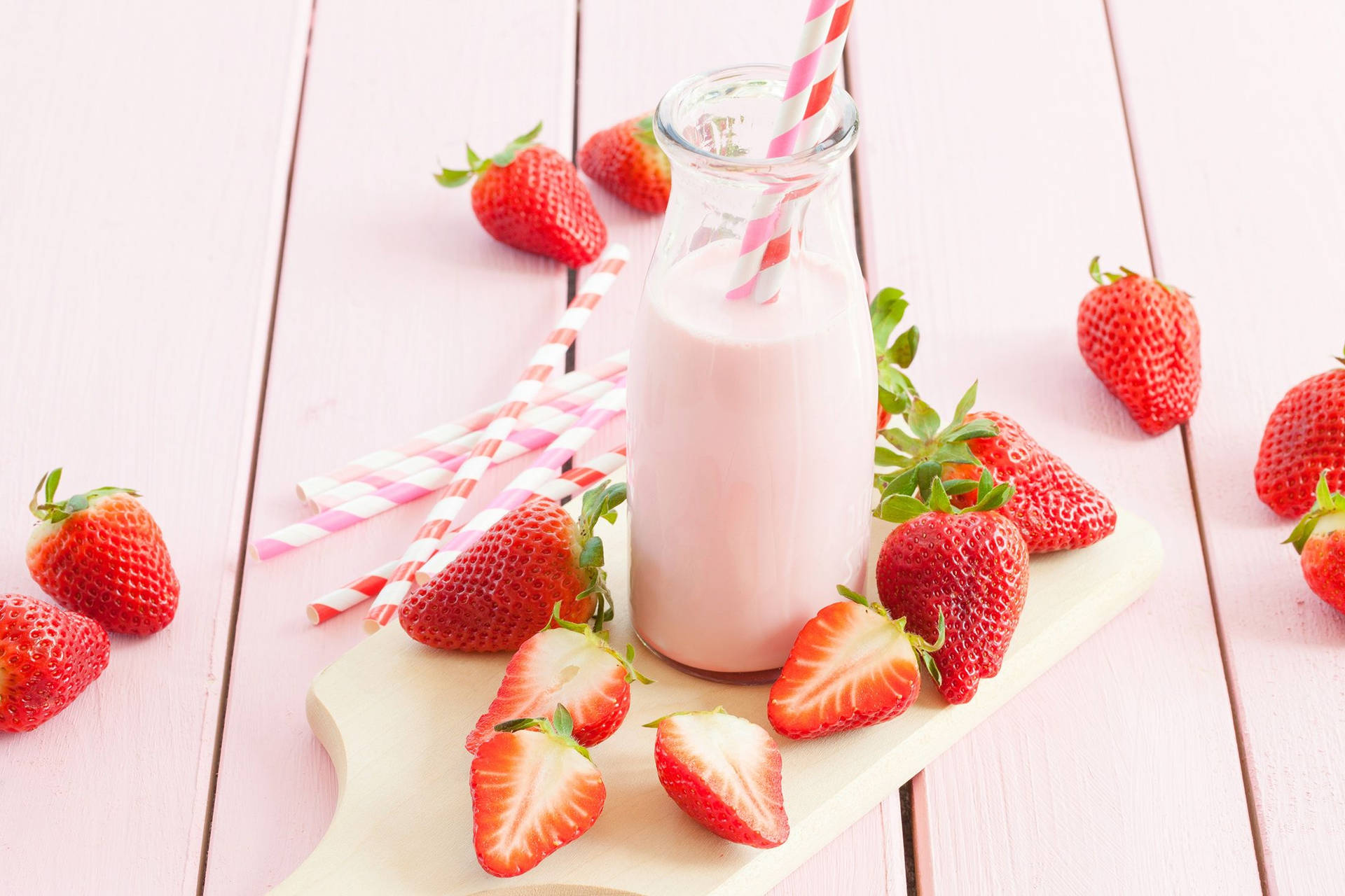 Strawberry Milk 桌布