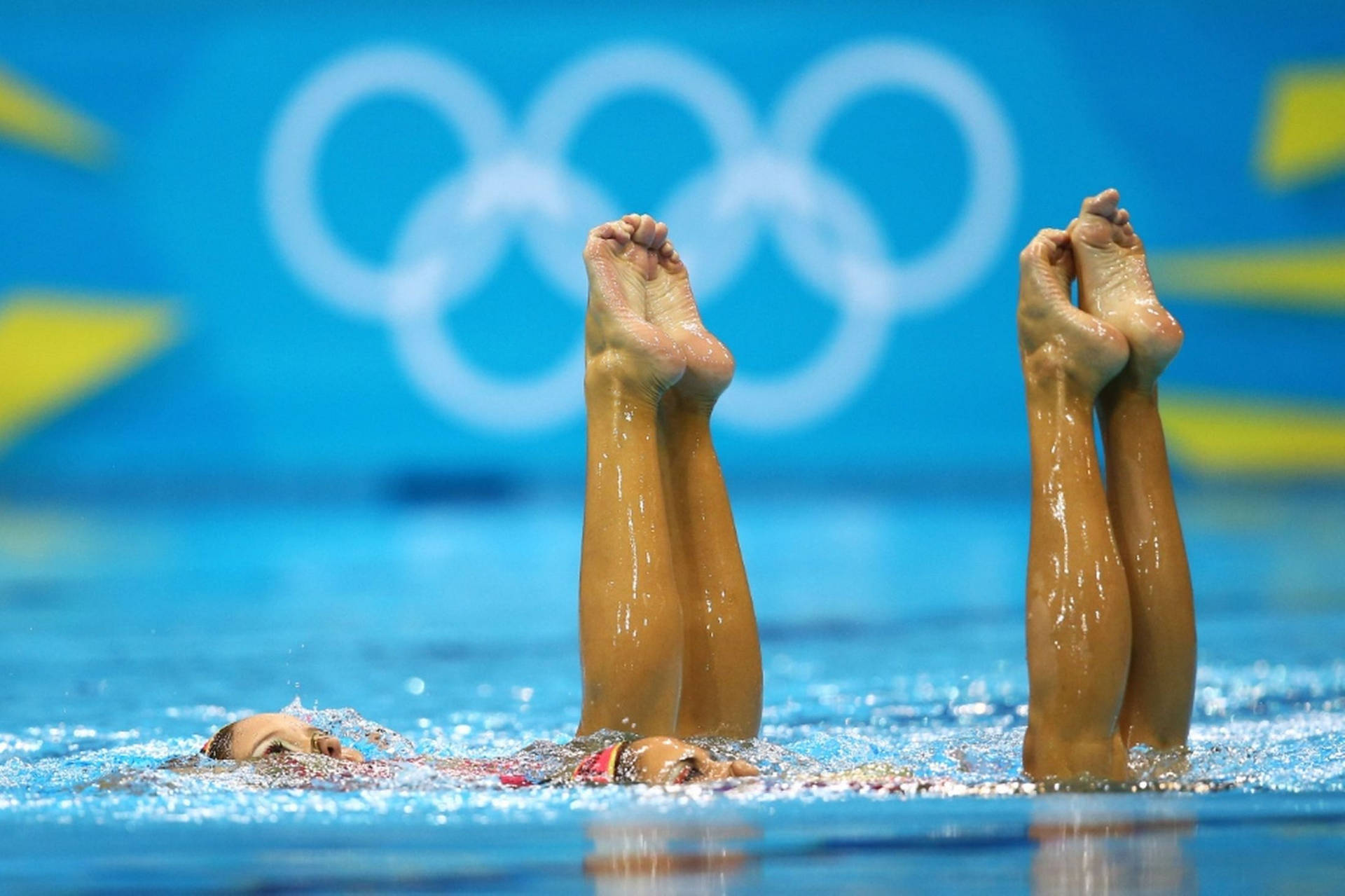 Synchronized Swimming 桌布