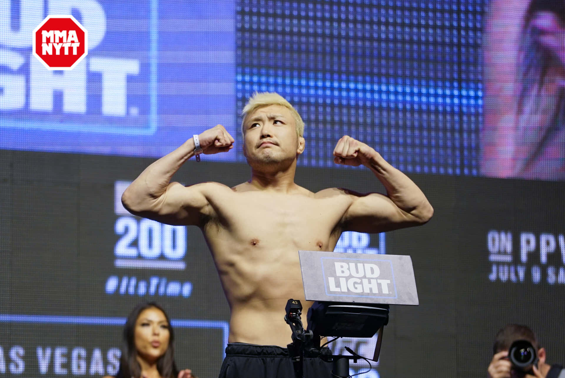 Takanori Gomi 桌布