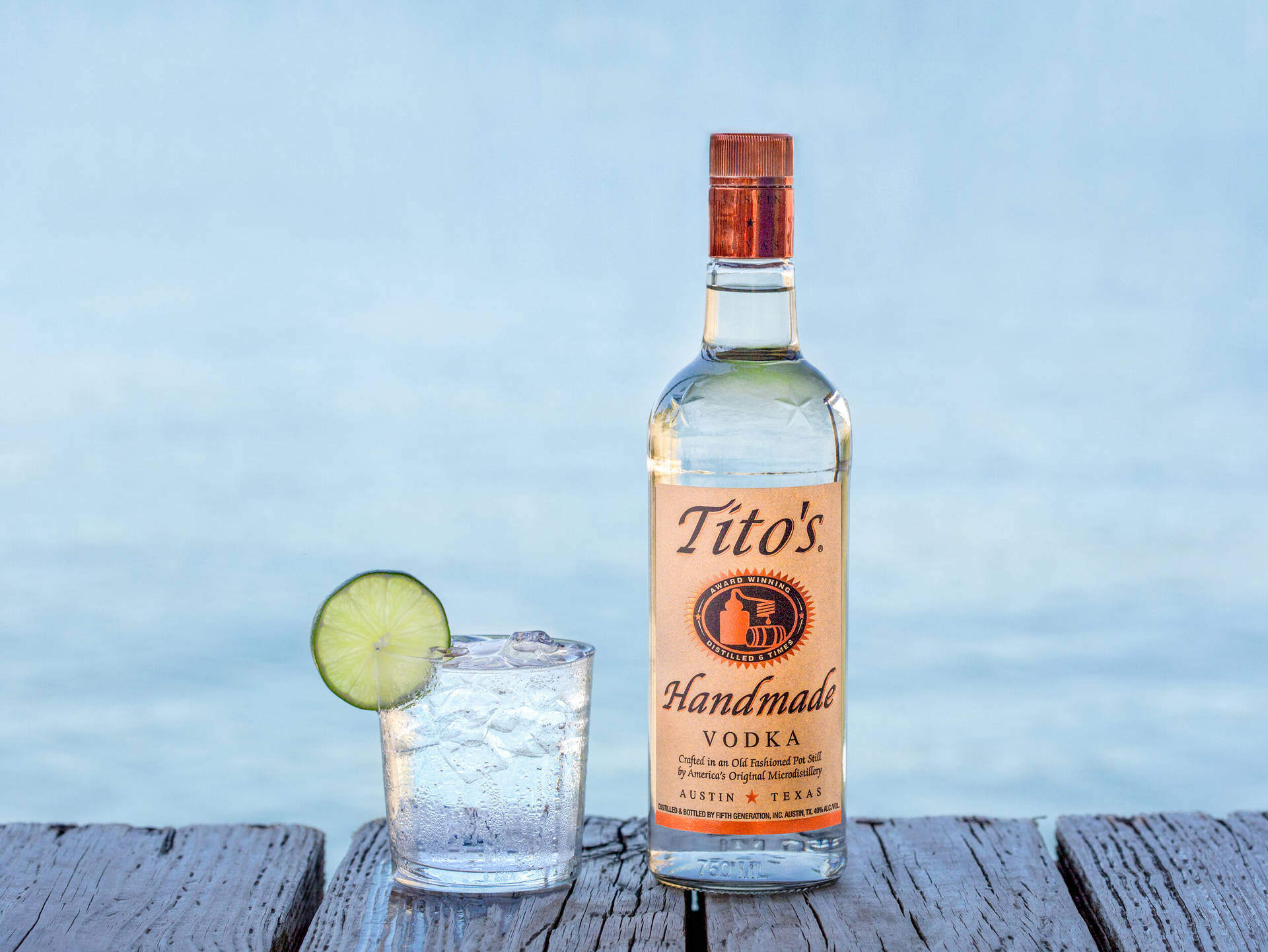 Titos Vodka 桌布