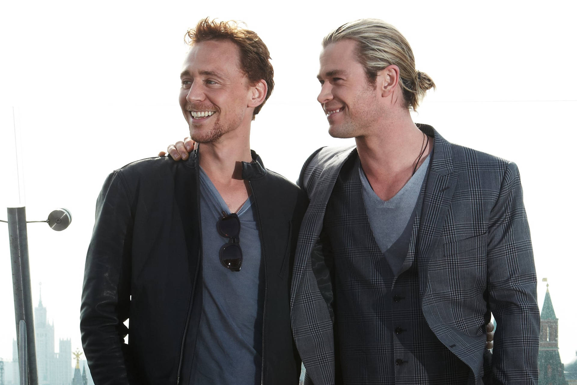 Tom Hiddleston 桌布