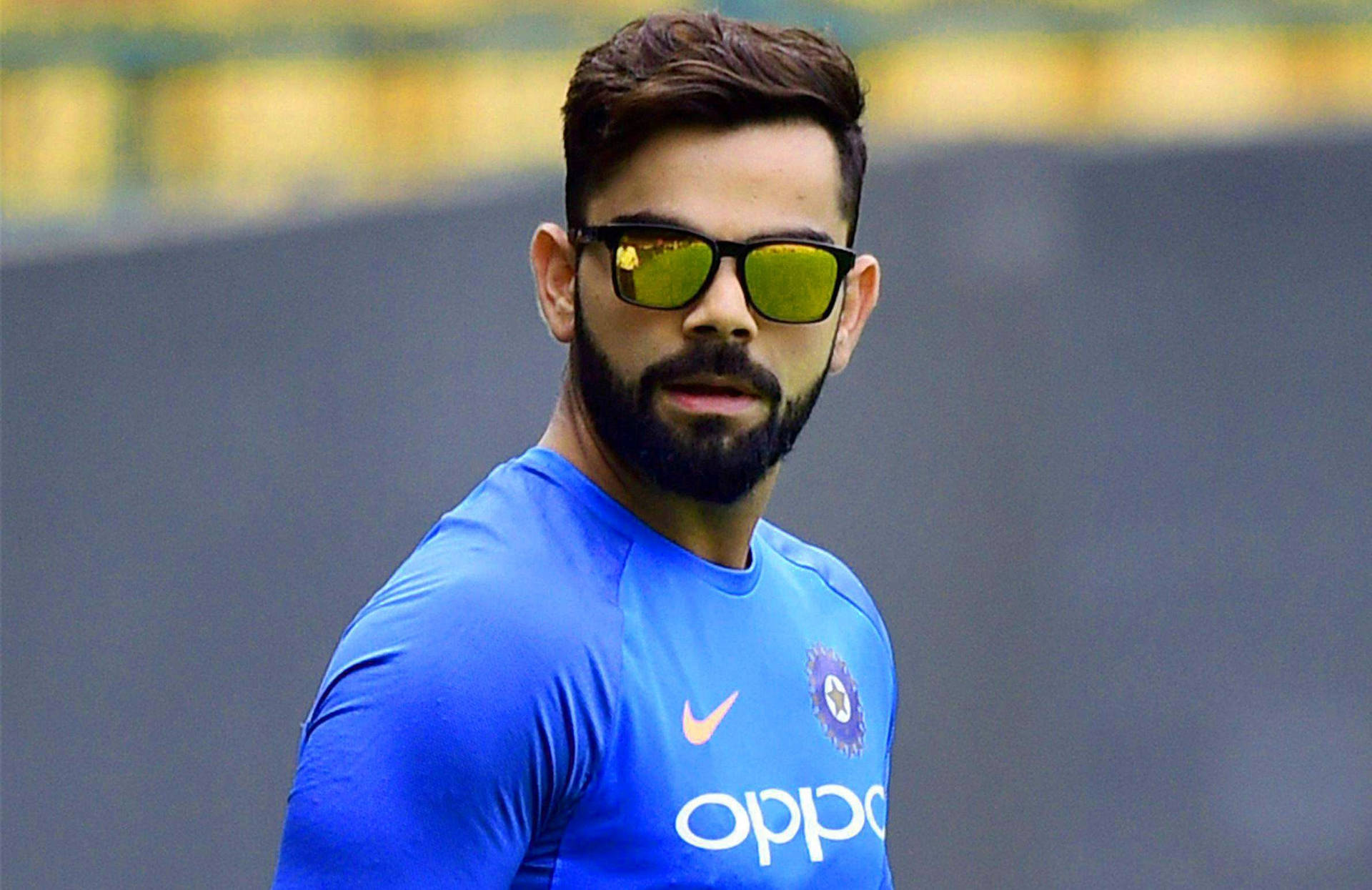 Virat Kohli 桌布
