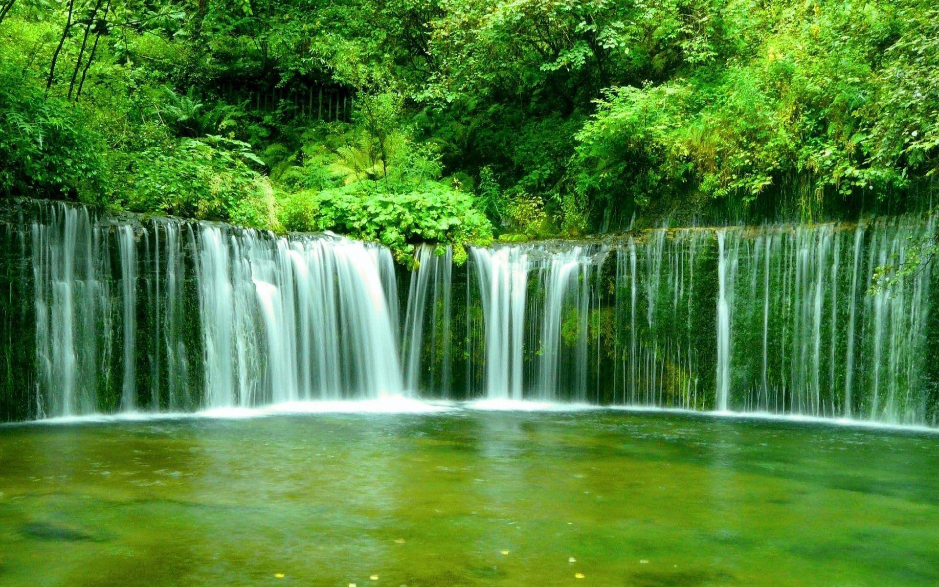Waterfalls 桌布