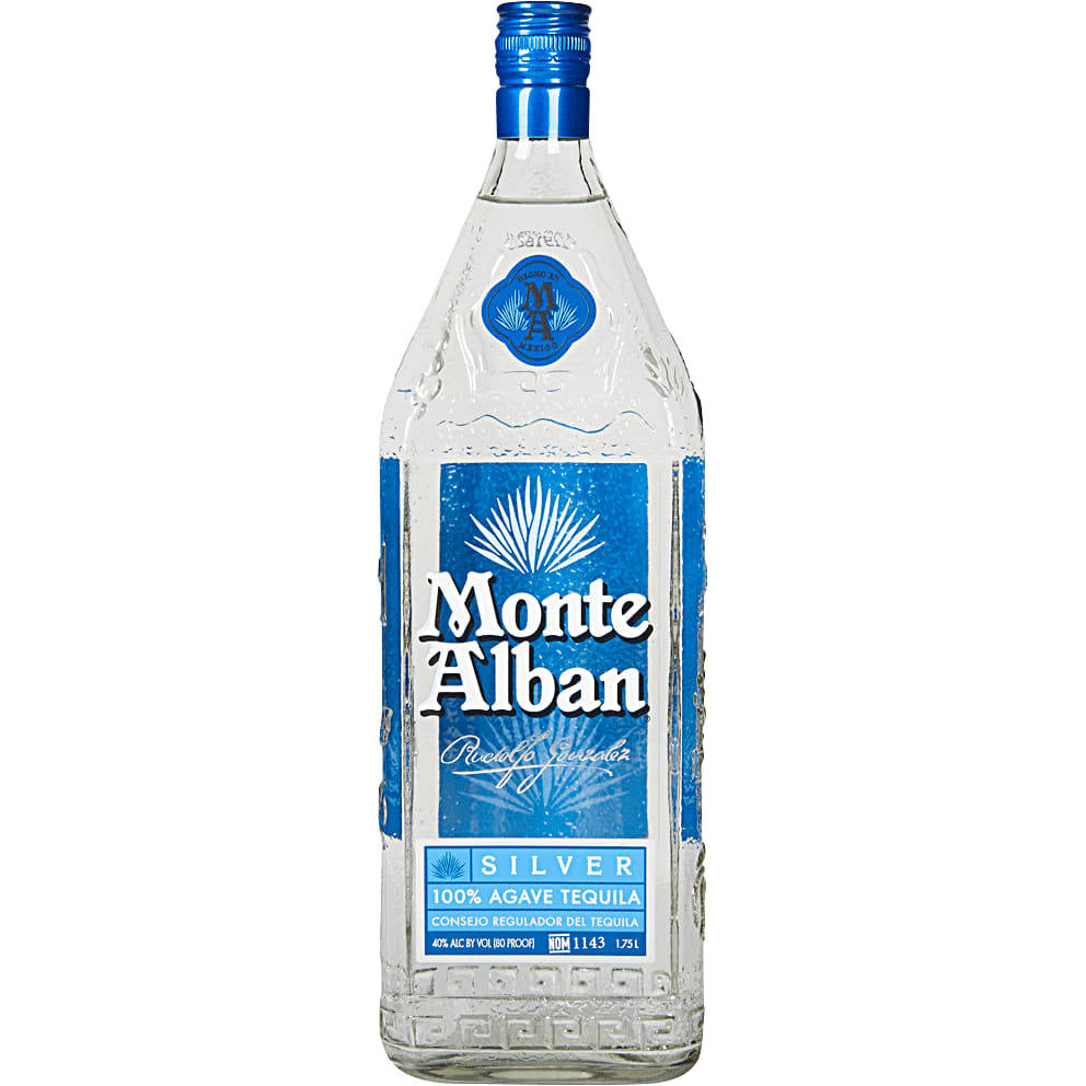 帶有藍色標籤和瓶蓋的Monte Alban Silver Tequila瓶。