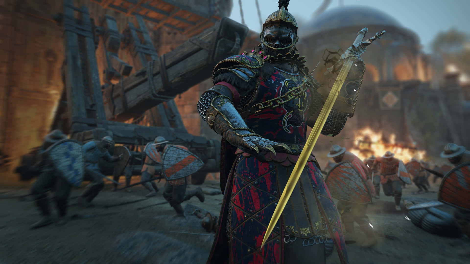 1080p《榮耀戰魂》背景：持金劍武士 壁紙 — 一名身穿華麗盔甲的騎士在混亂的中世紀戰場上揮舞著發光的劍，周圍有士兵和攻城器械。
