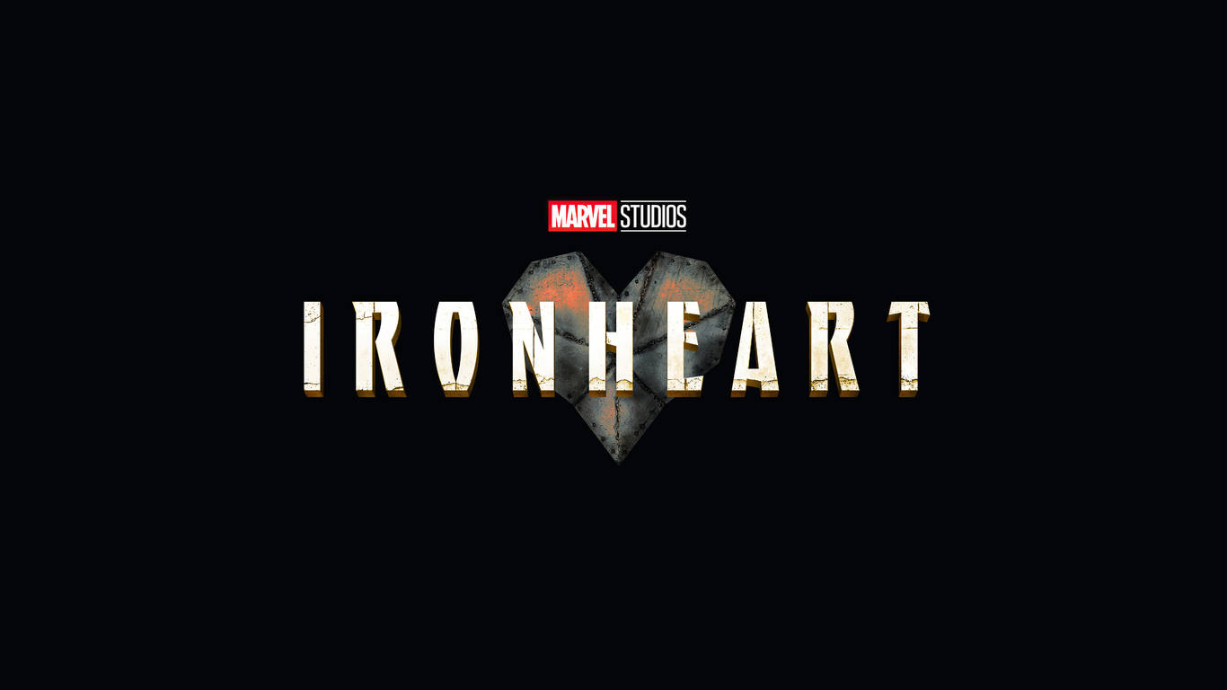 黑色背景上帶有心形盾牌徽章的Ironheart標題標誌。