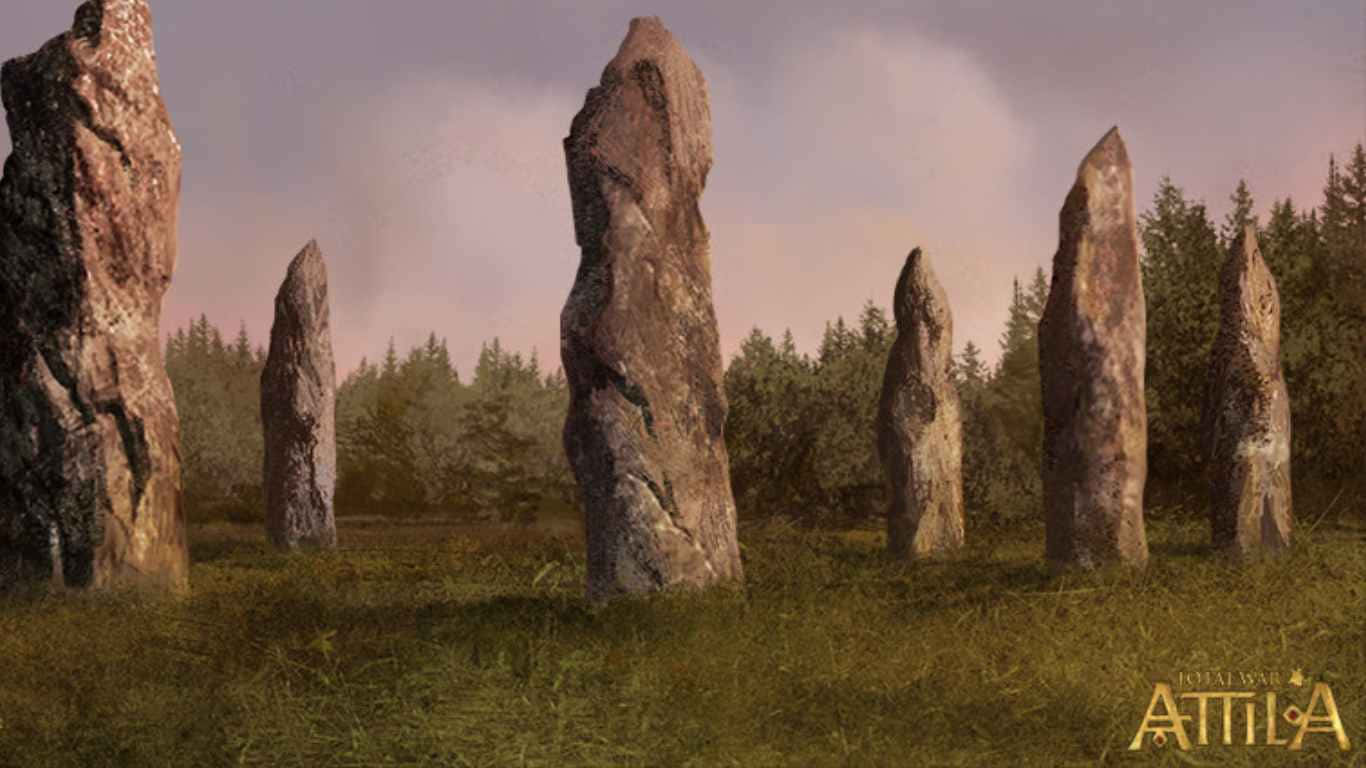 1366x768《Total War: Attila》背景——石圈 壁紙 — 古老的立石從草地上升起，在朦朧的暮色天空下，遠處有松樹。