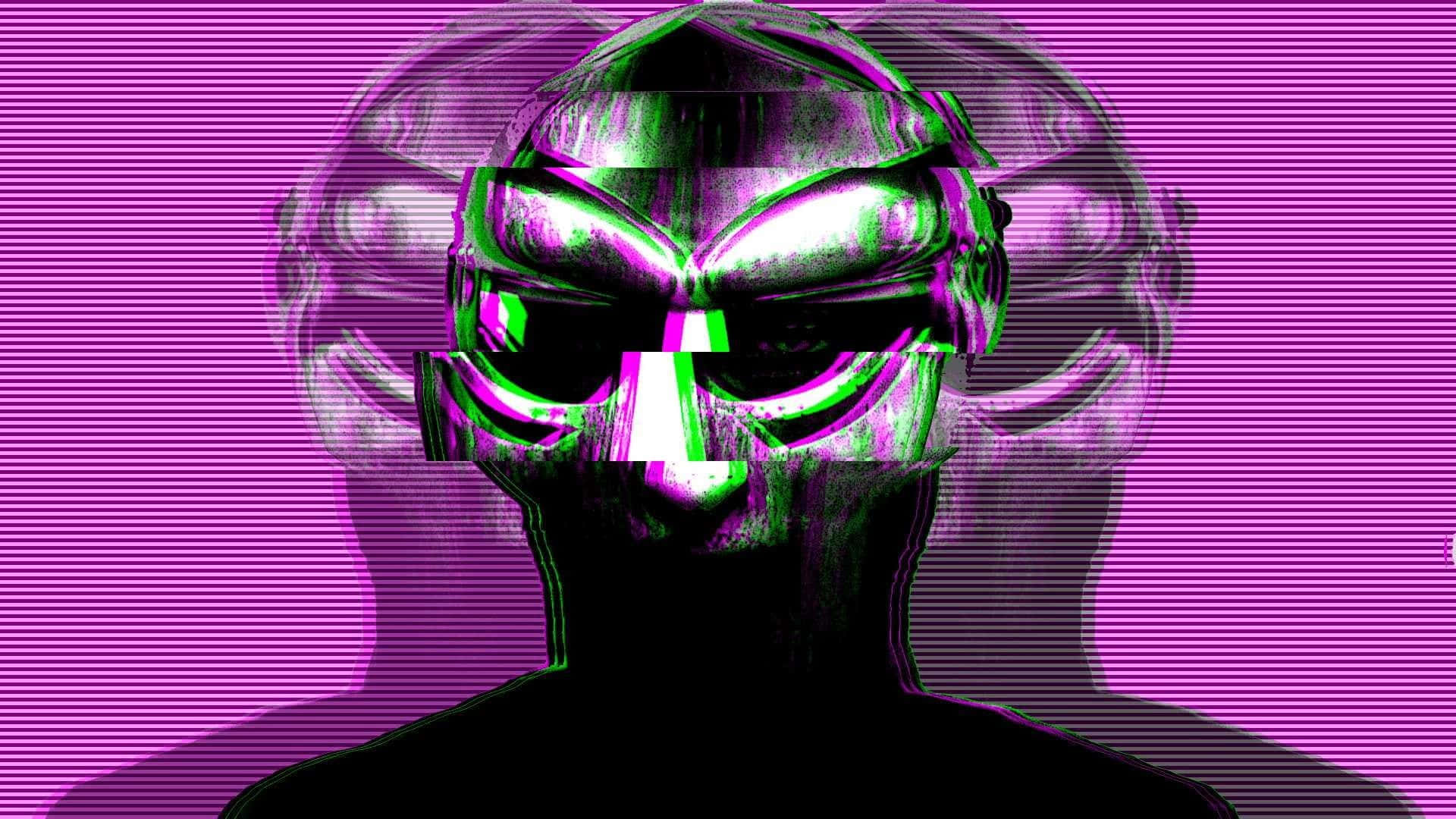 1920x1080 MF Doom 紫色背景 壁紙 — 一個帶有綠色和紫色扭曲的故障數碼肖像，背景為條紋洋紅色。