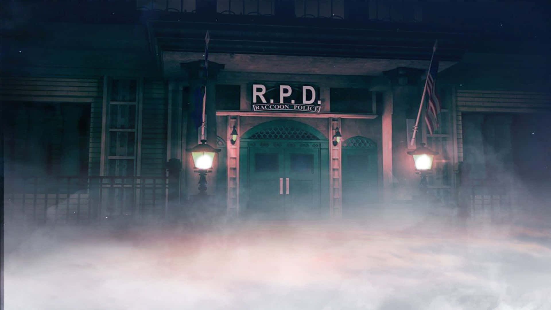 1920x1080《生化危機2》浣熊市警察局背景 壁紙 — 霧夜，浣熊市警察局外，發光的燈籠在霧氣籠罩的地面上投射出詭異的光芒。