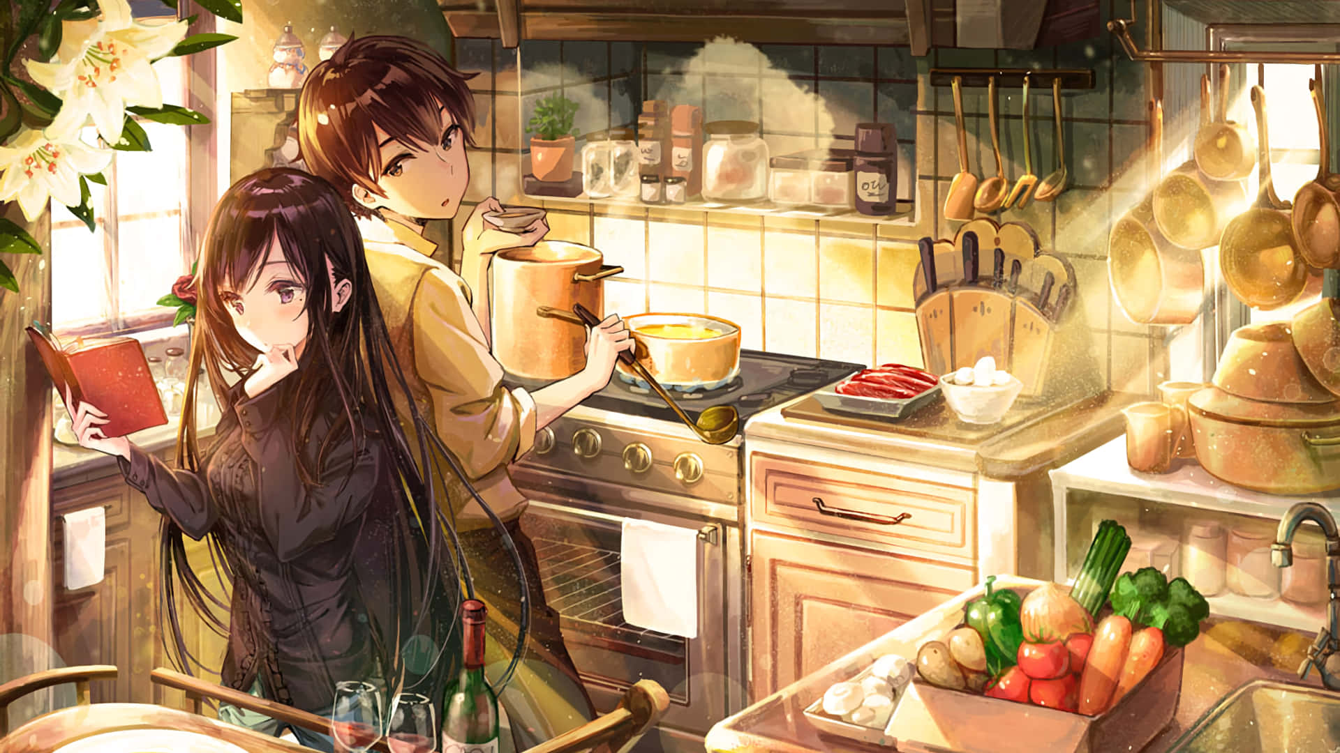 1920x1080動漫情侶烹飪廚房背景 壁紙 — 兩個動漫女孩在陽光明媚的廚房裡，一個攪拌鍋，另一個在看書，周圍是新鮮蔬菜和掛著的鍋。