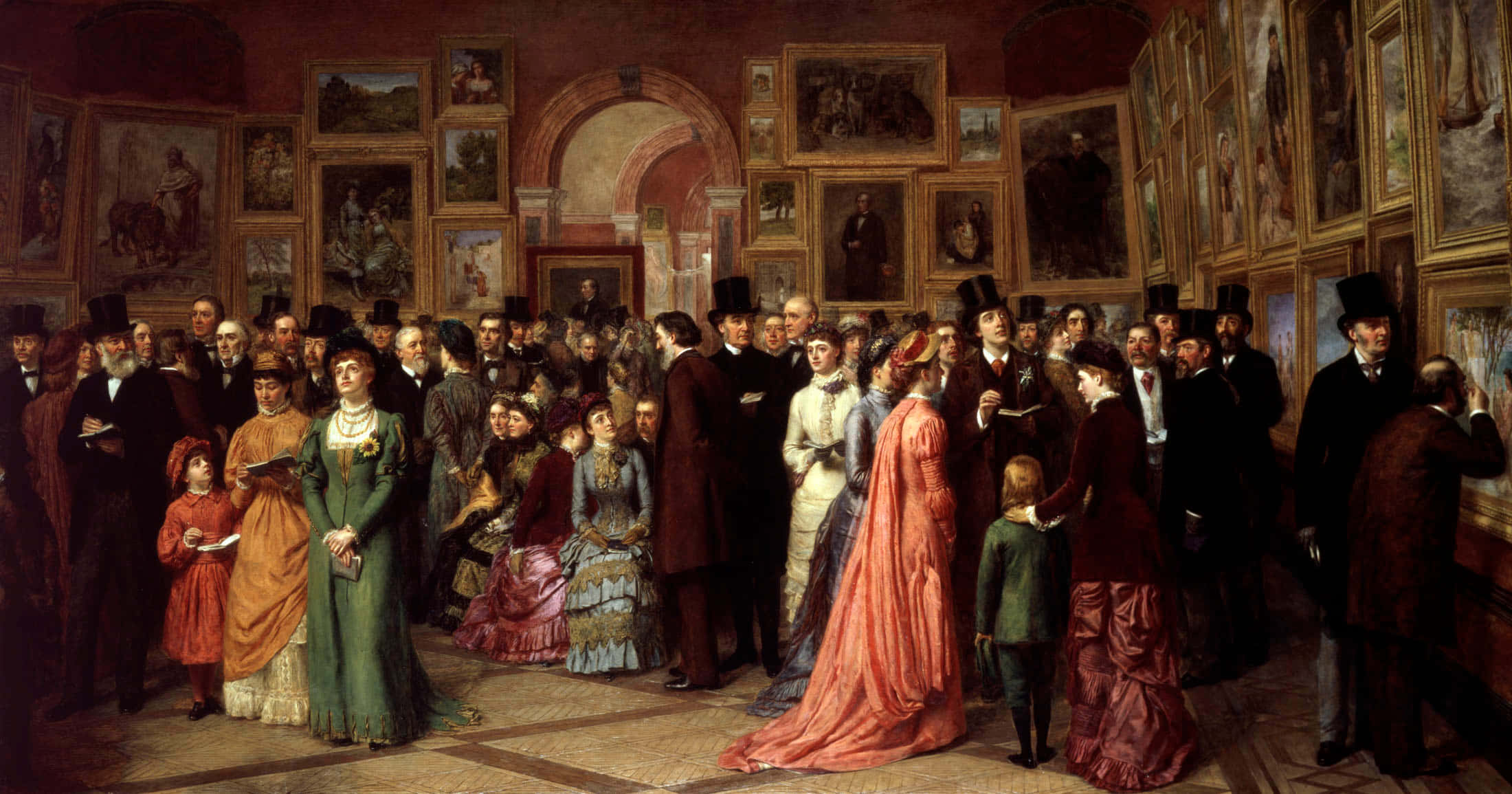 Victorian 桌布 壁紙 — 19世紀的優雅贊助人身著正裝，在一個充滿藝術品、華麗裝飾畫框的宏偉畫廊中欣賞畫作。