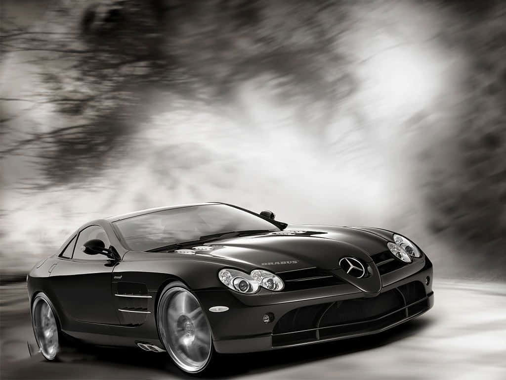 黑色 Mercedes-Benz SLR McLaren 以動態模糊和煙霧效果疾馳。