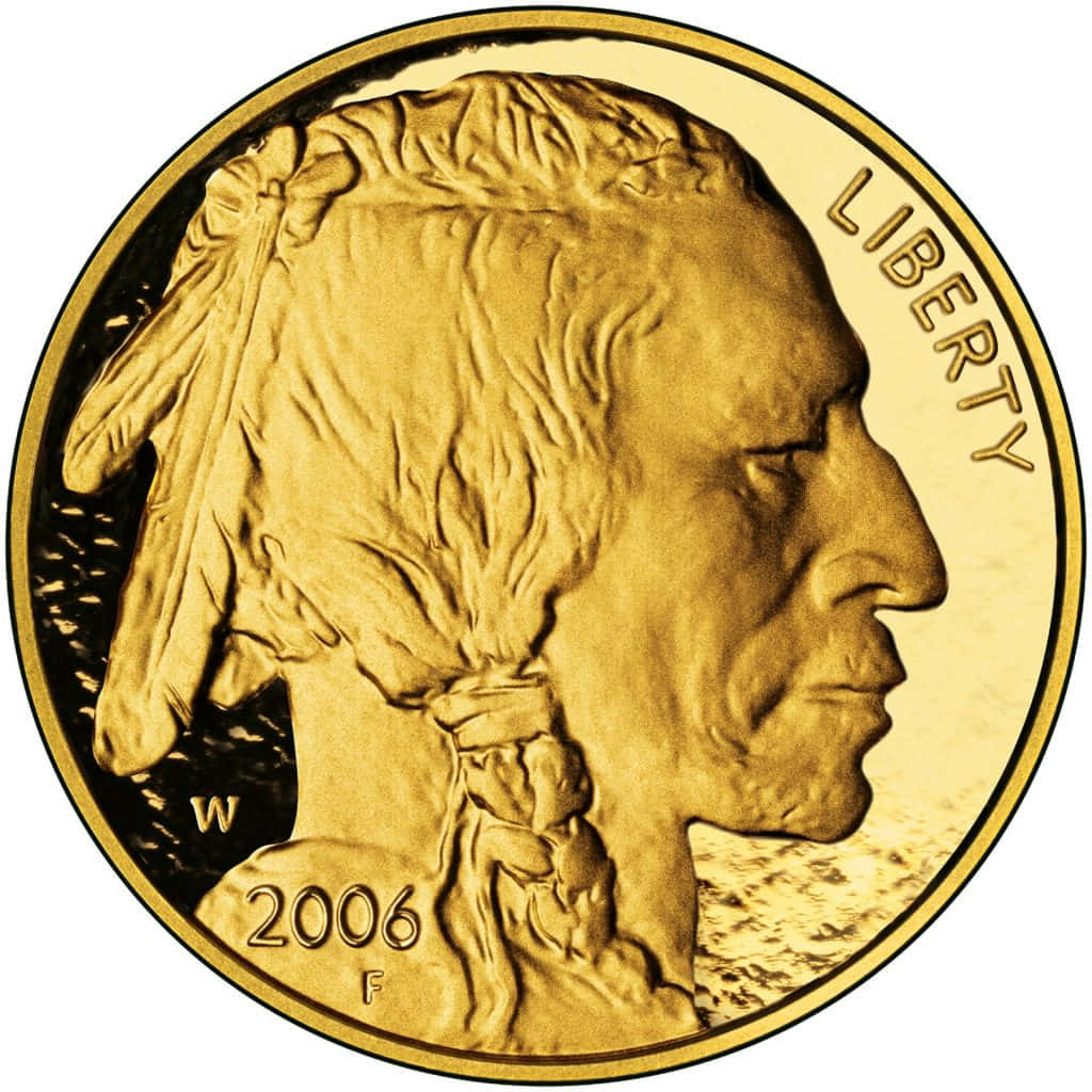 2006年自由女神金幣 壁紙 — 2006年金水牛鎳幣的特寫，展示了一位美洲原住民的詳細側面輪廓，頭戴羽毛頭飾，並刻有「LIBERTY」字樣。