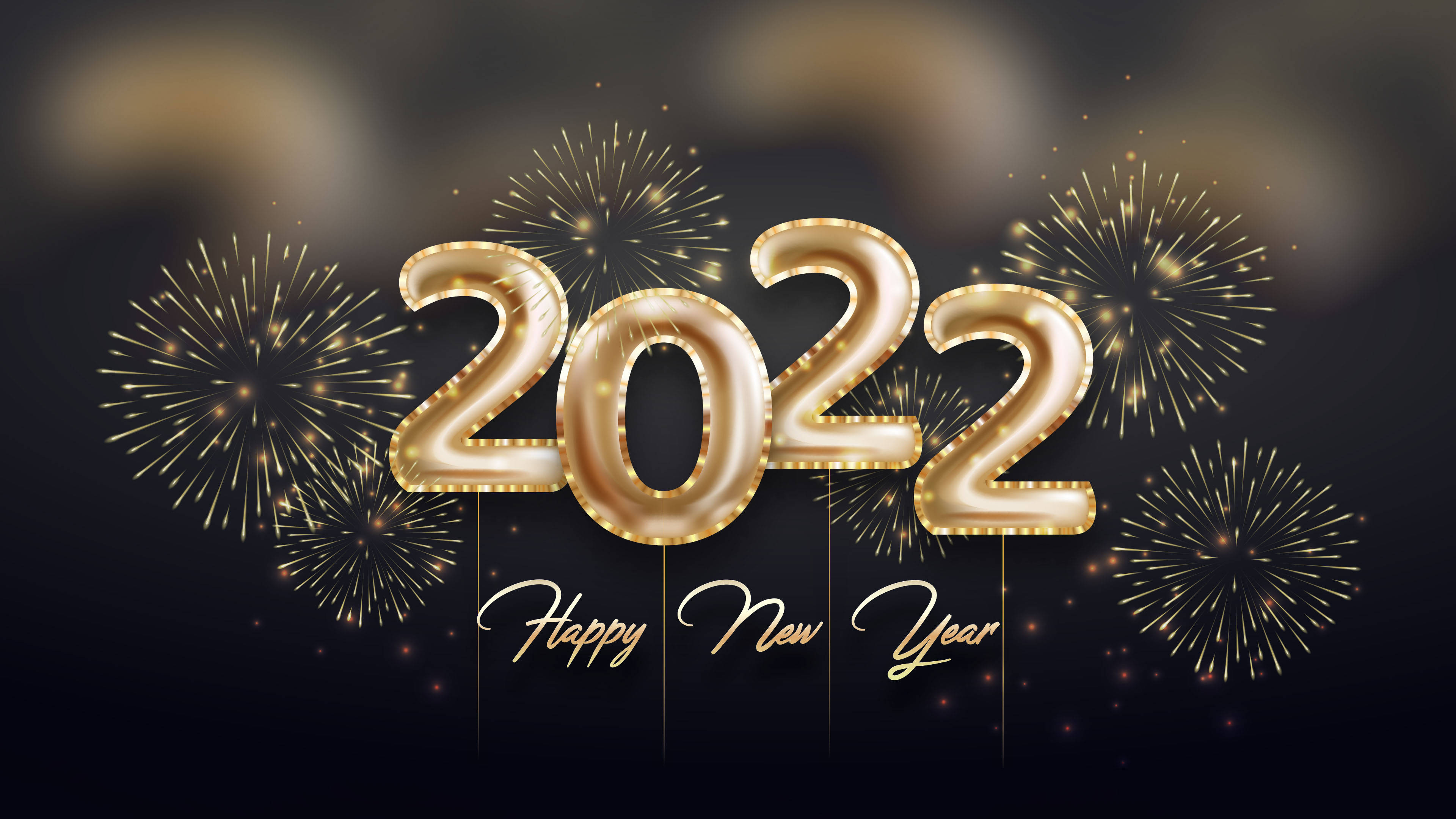 以喜悅與幸福迎接2022 壁紙 — 金色2022氣球在漆黑的夜空中，伴隨著閃爍的煙花飄浮，並帶有「Happy New Year」字樣。