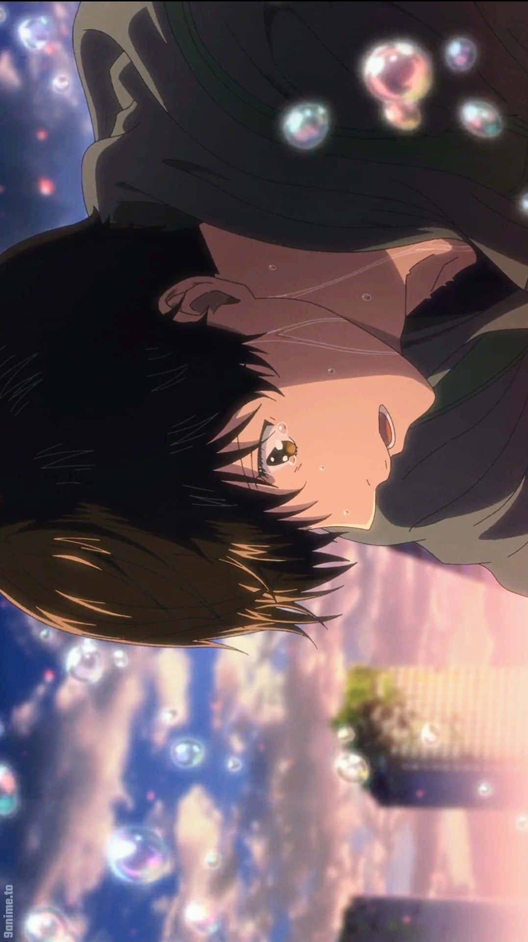 動漫男孩流淚，氣泡漂浮在暮色天空