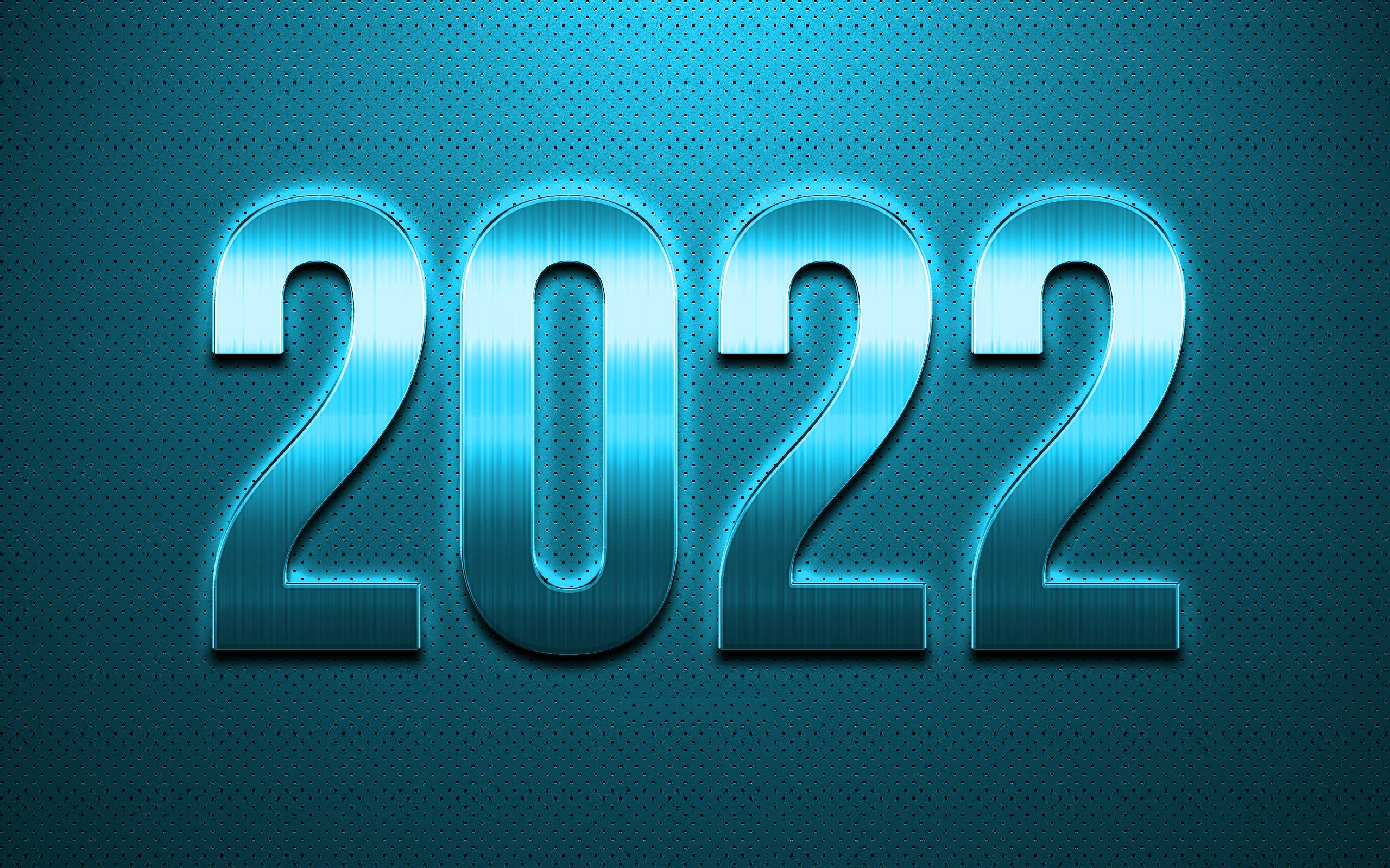 2022新年藍色金屬風 壁紙 — 光澤金屬2022數字在深色穿孔背景上發出電光藍光。