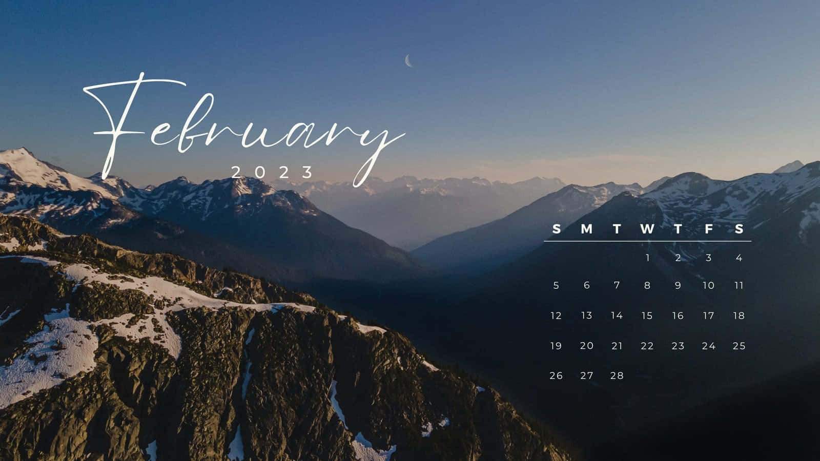 2023年2月日曆，雪山山脈上暮色中的新月。